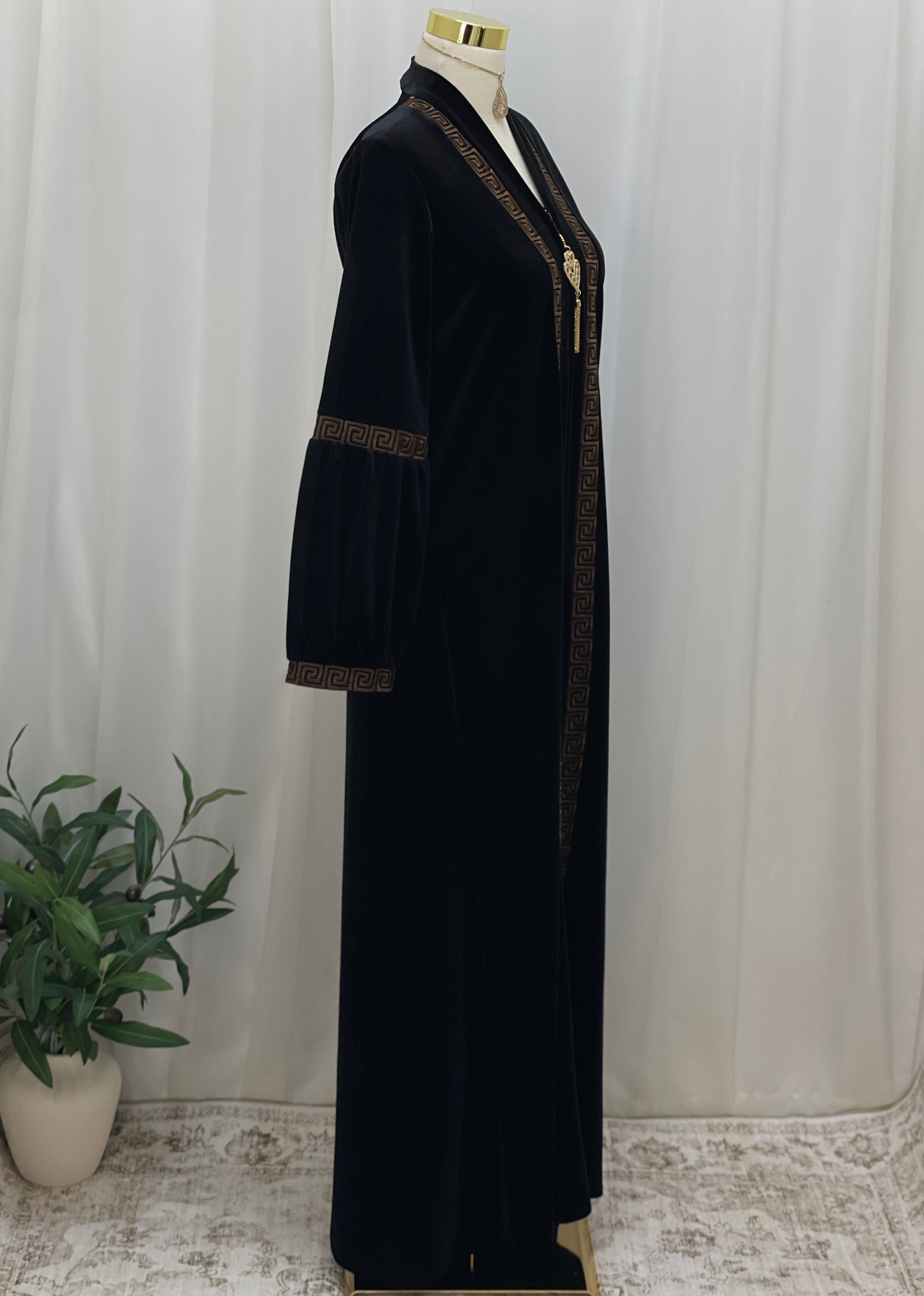 Aurelia Velvet Abaya