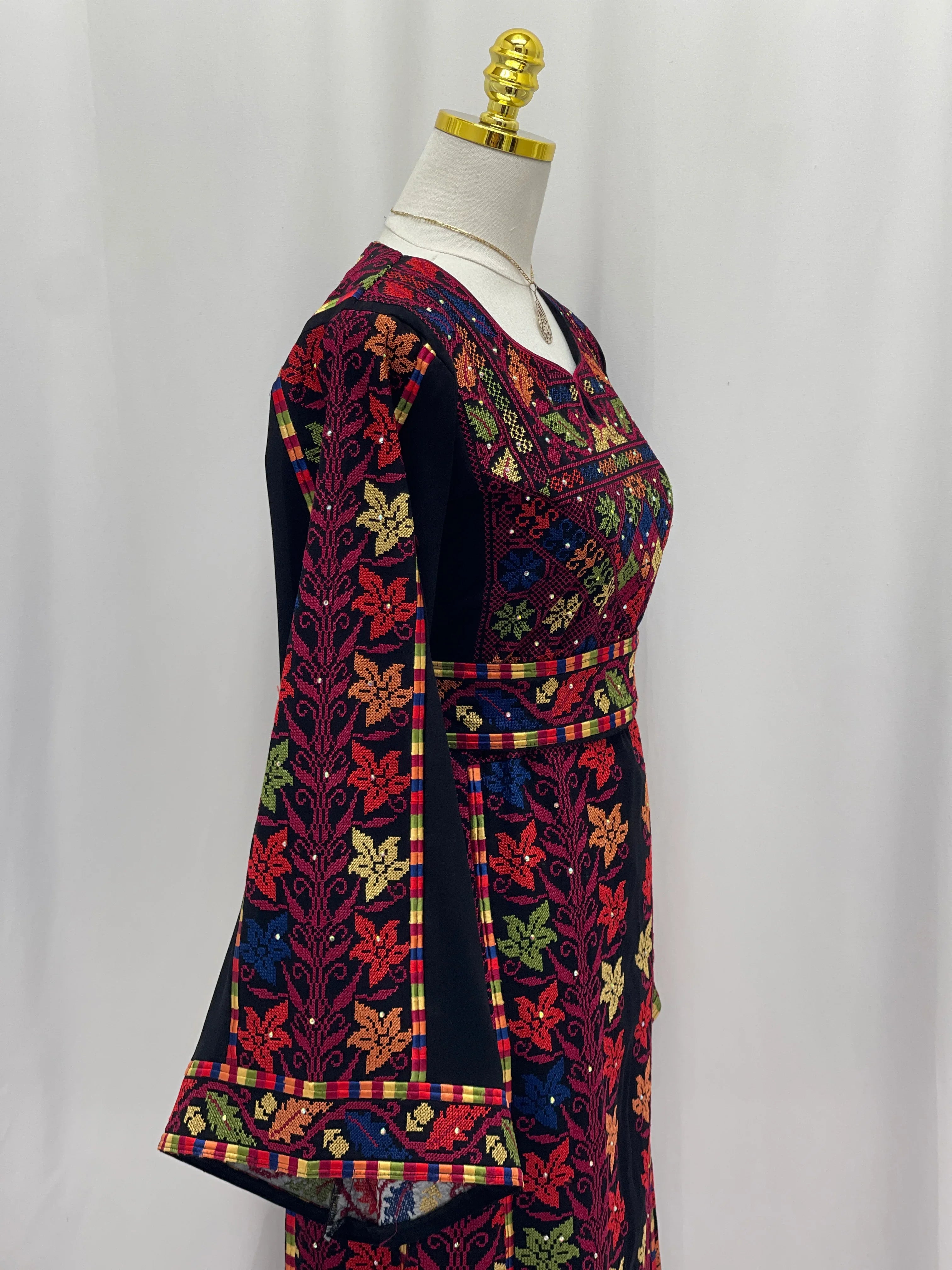 ثوب زهرة الفلسطينيين