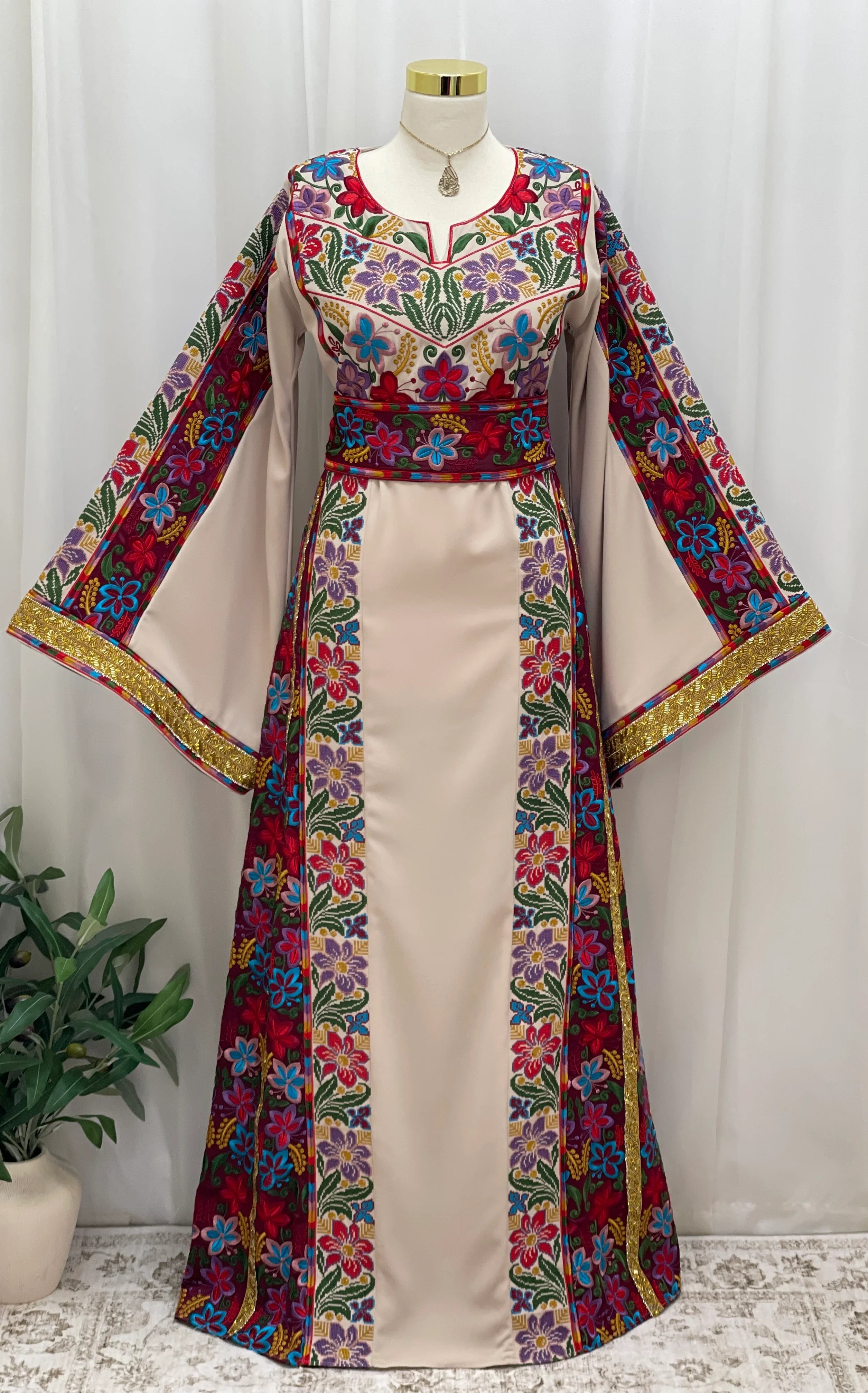 Nool Heritage Embroidered Thobe