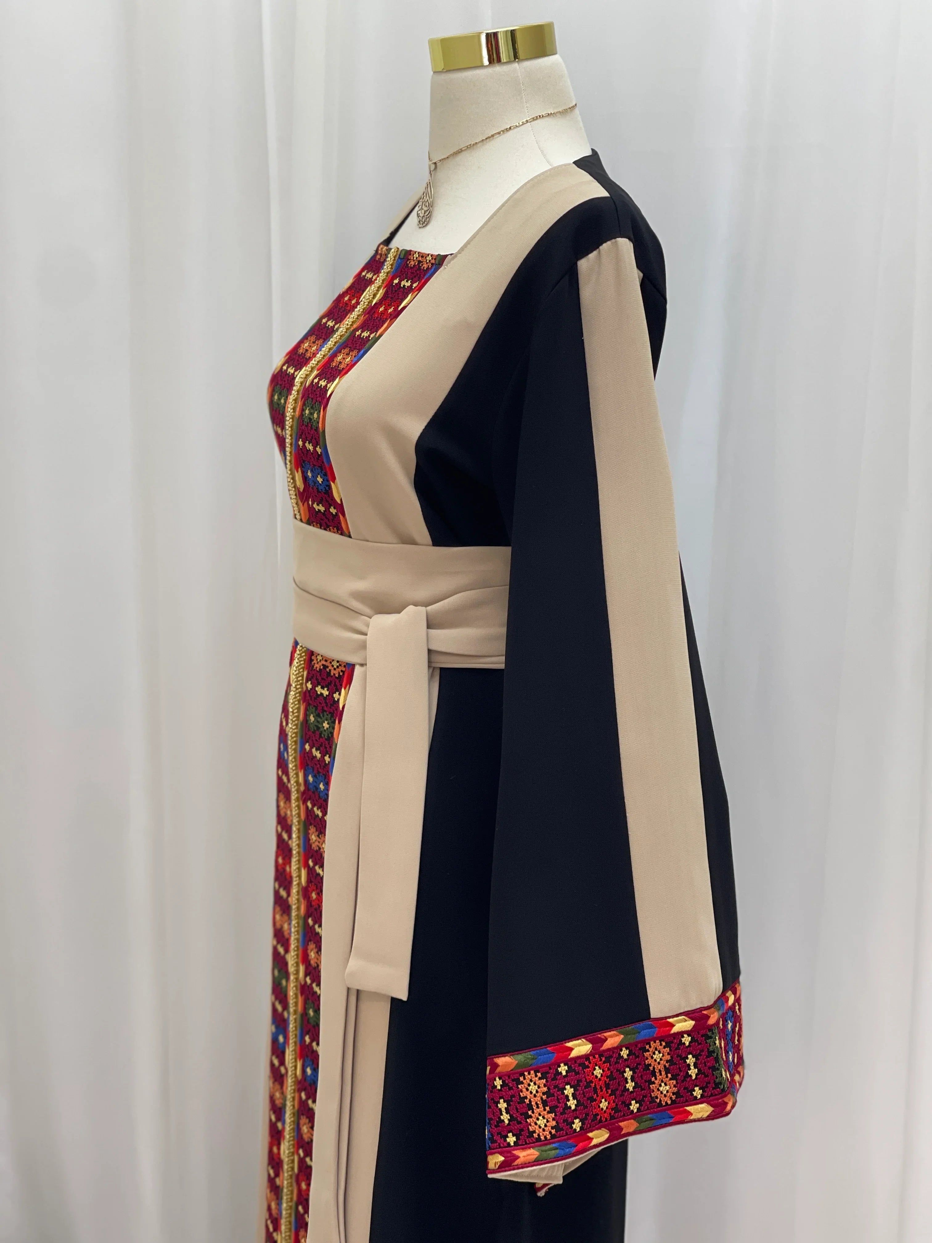 Sella Heritage Elegance Embroidered Thobe