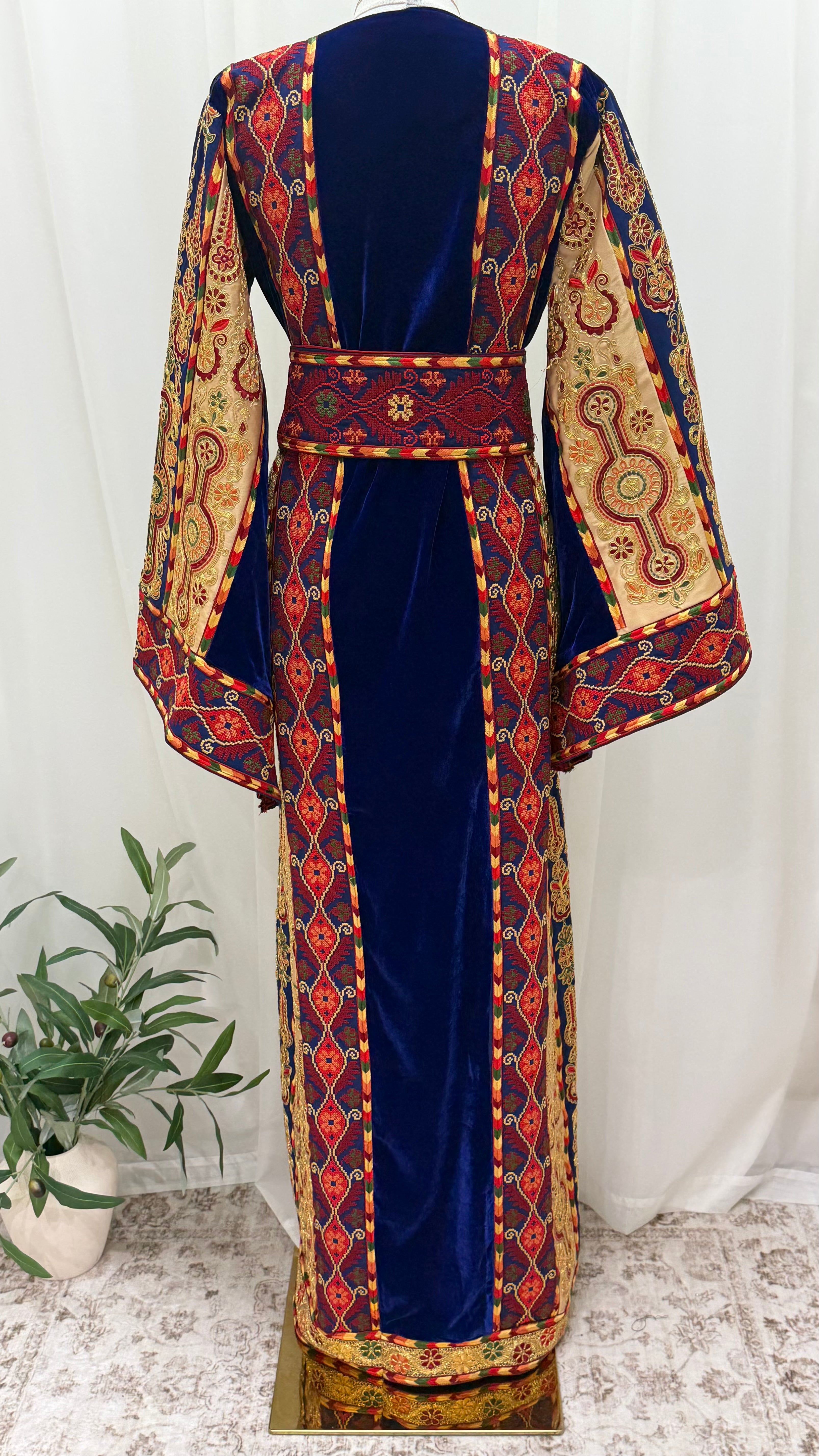 Suhaila Qasab Velvet Thobe