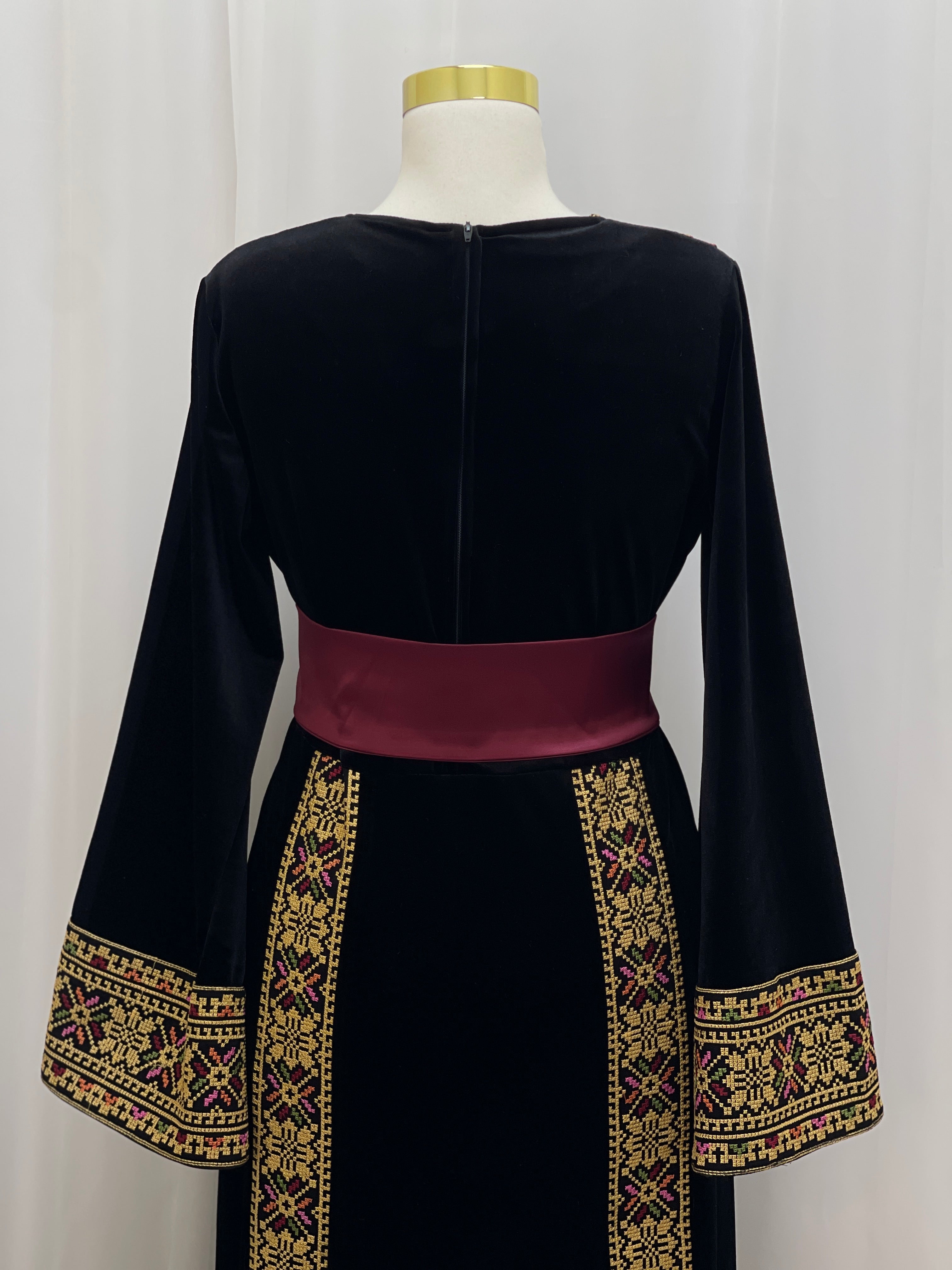 Al Noor Velvet Couture Thobe – Timeless Velvet Thobe Design