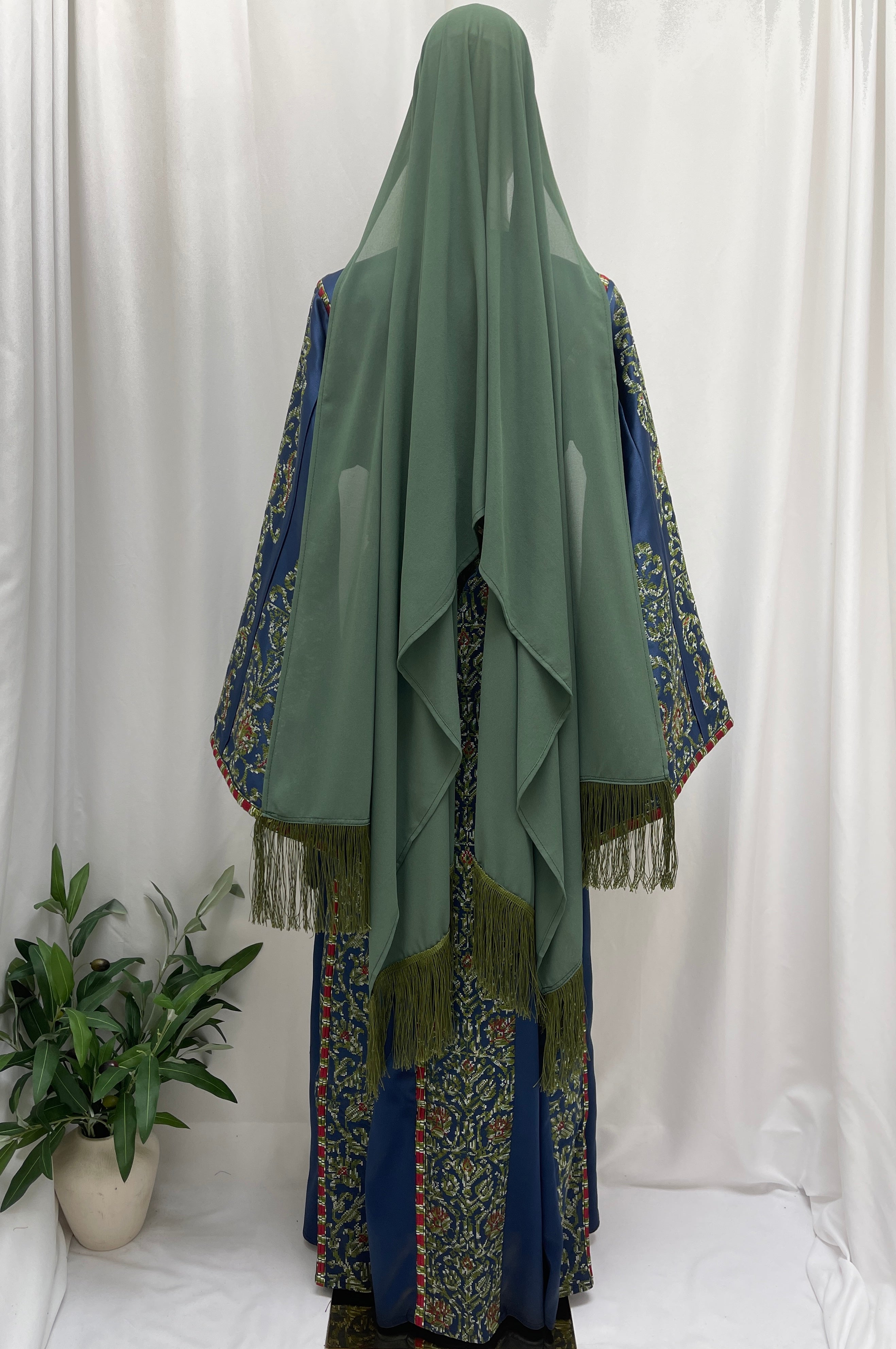 Vintage Heritage  Embroidered Thobe