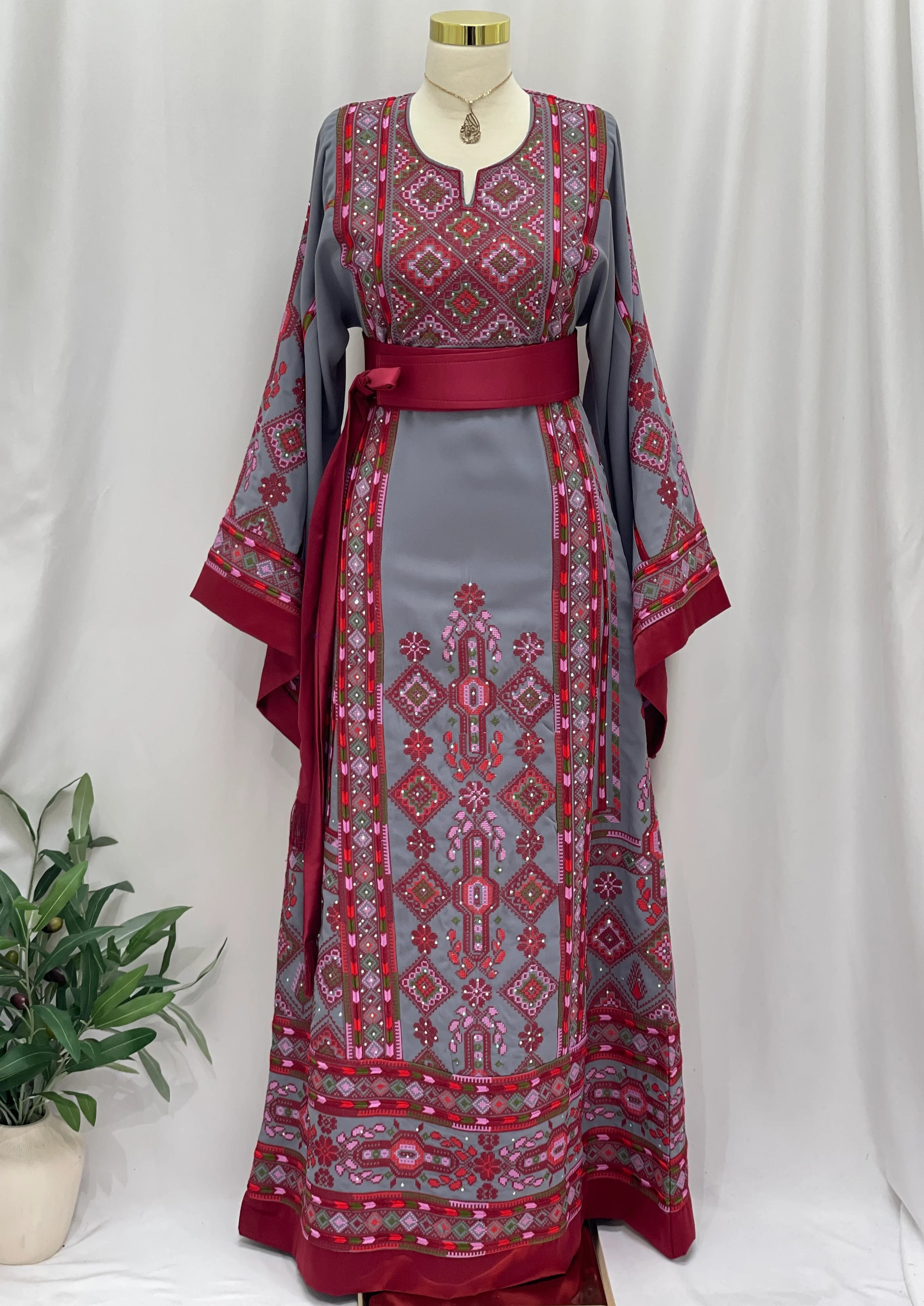 Majdal Elegance Embroidered Thobe