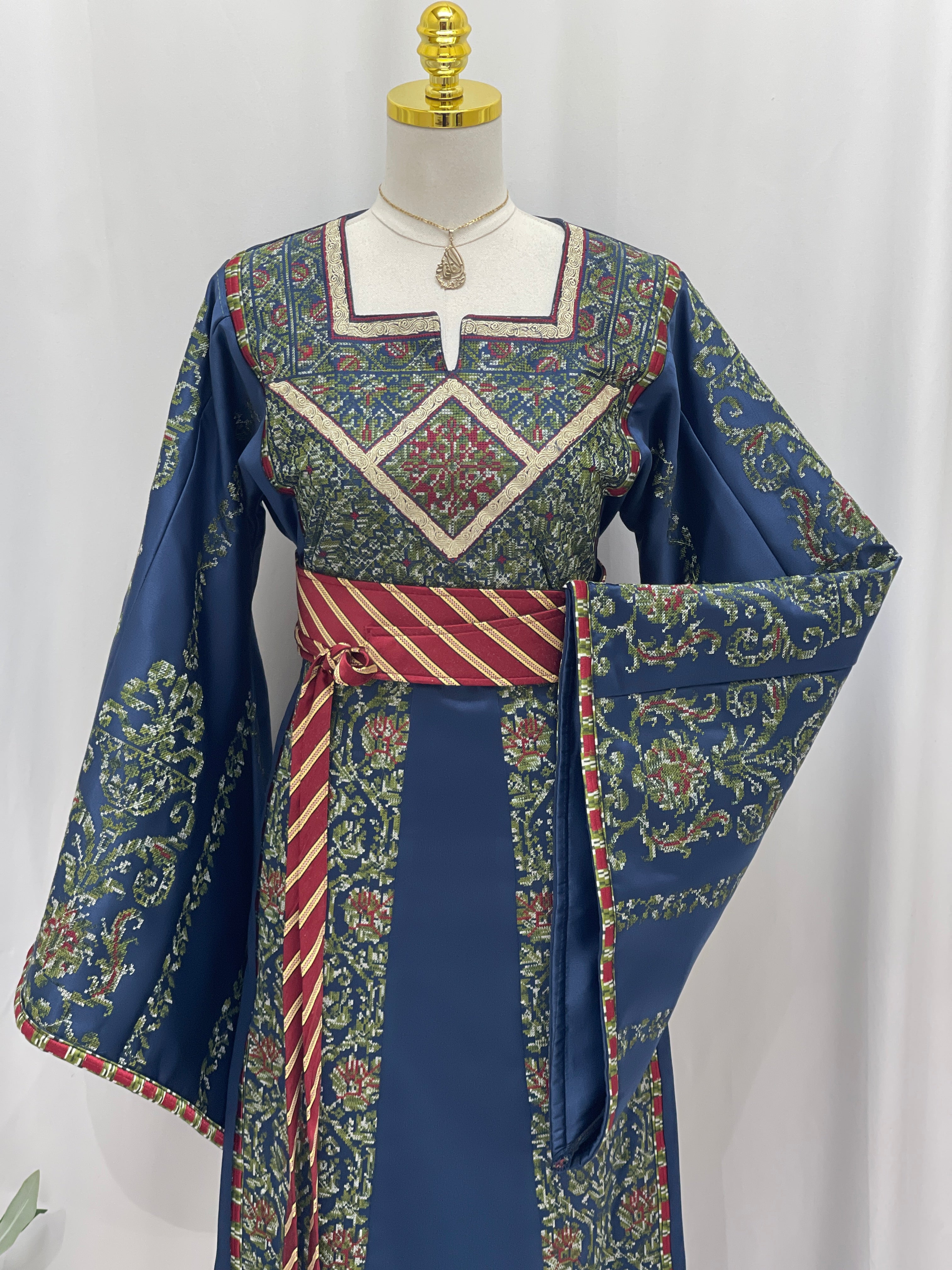 Vintage Heritage  Embroidered Thobe