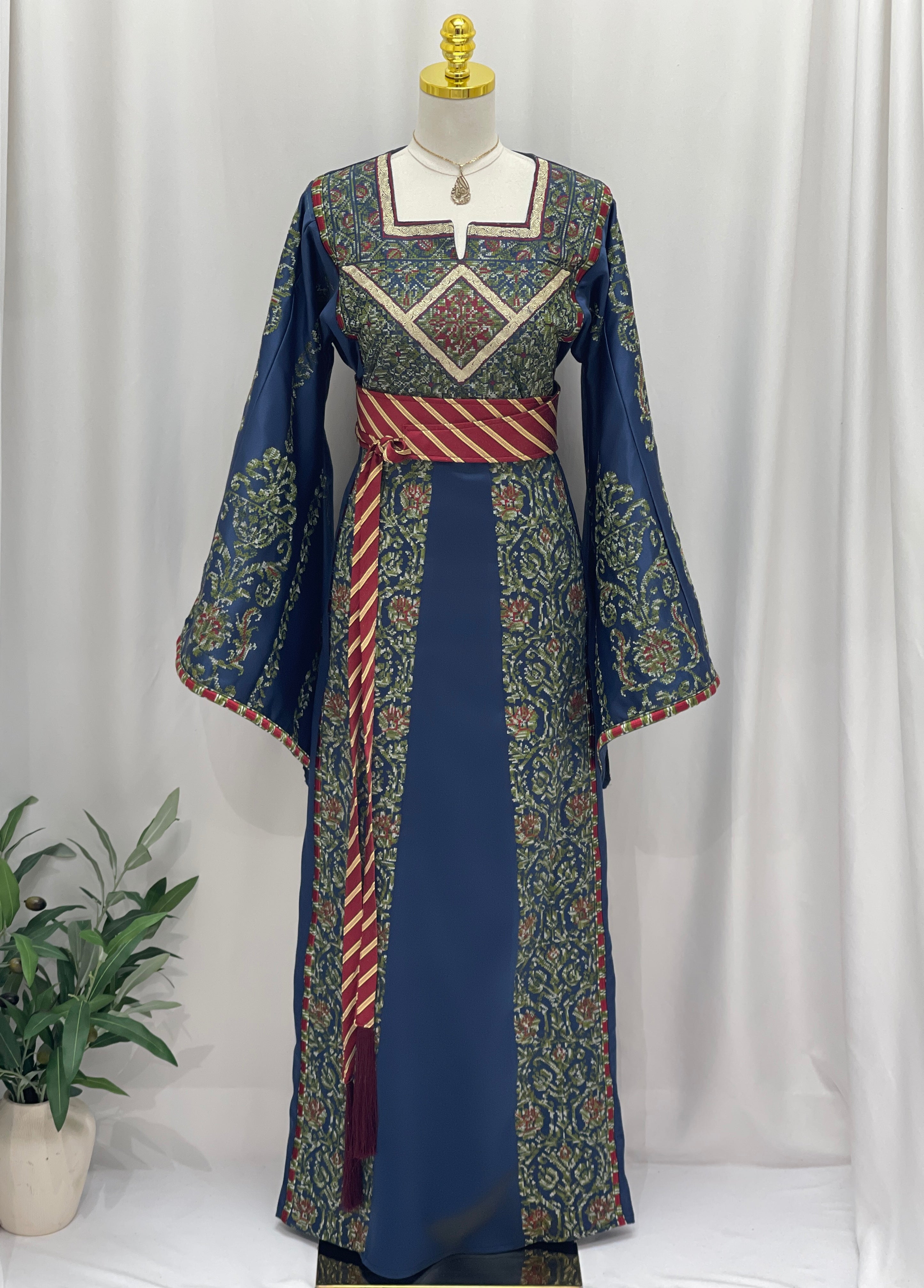 Vintage Heritage  Embroidered Thobe