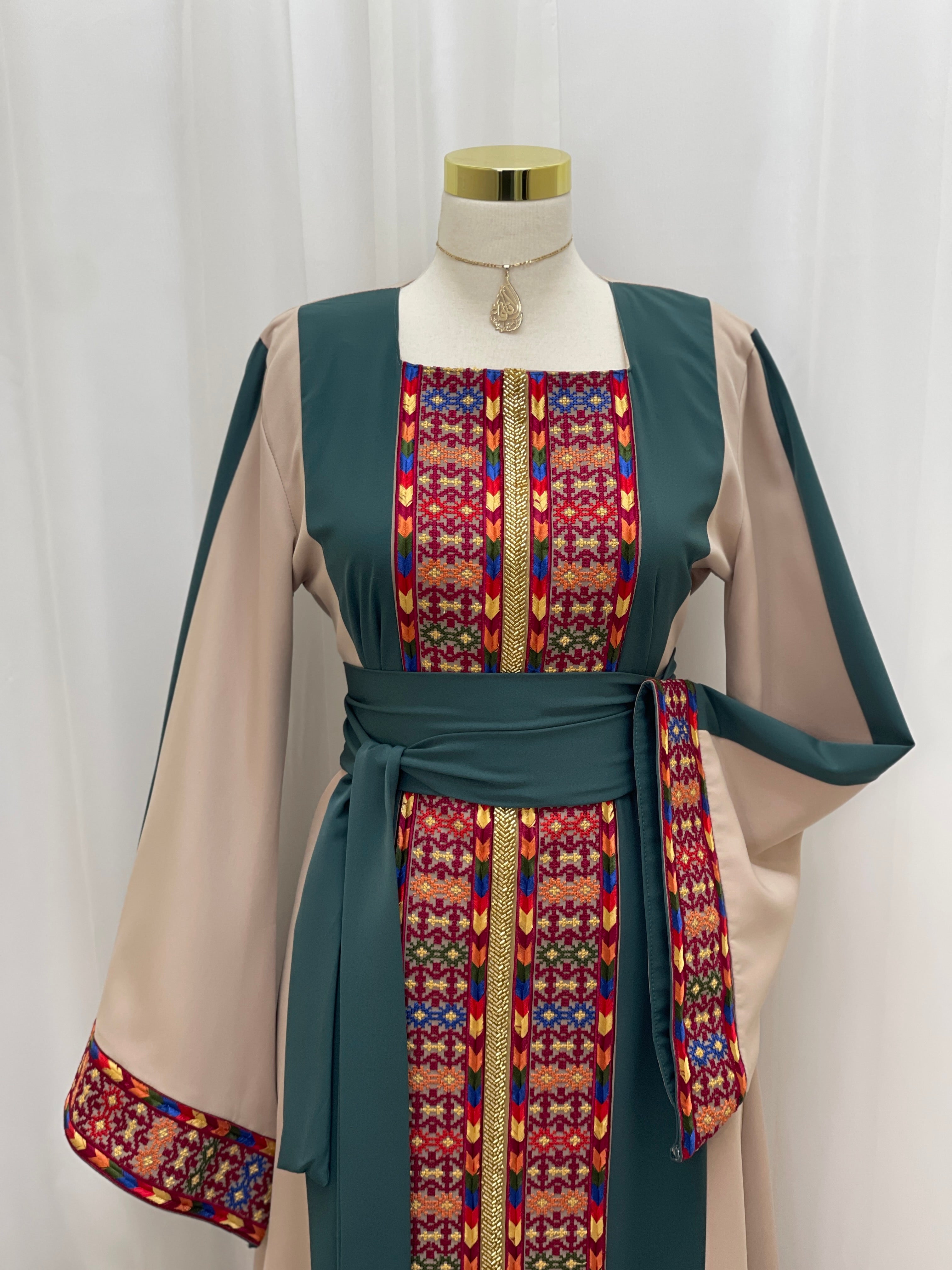 Sella Heritage Elegance Embroidered Thobe - Palestinian Elegance