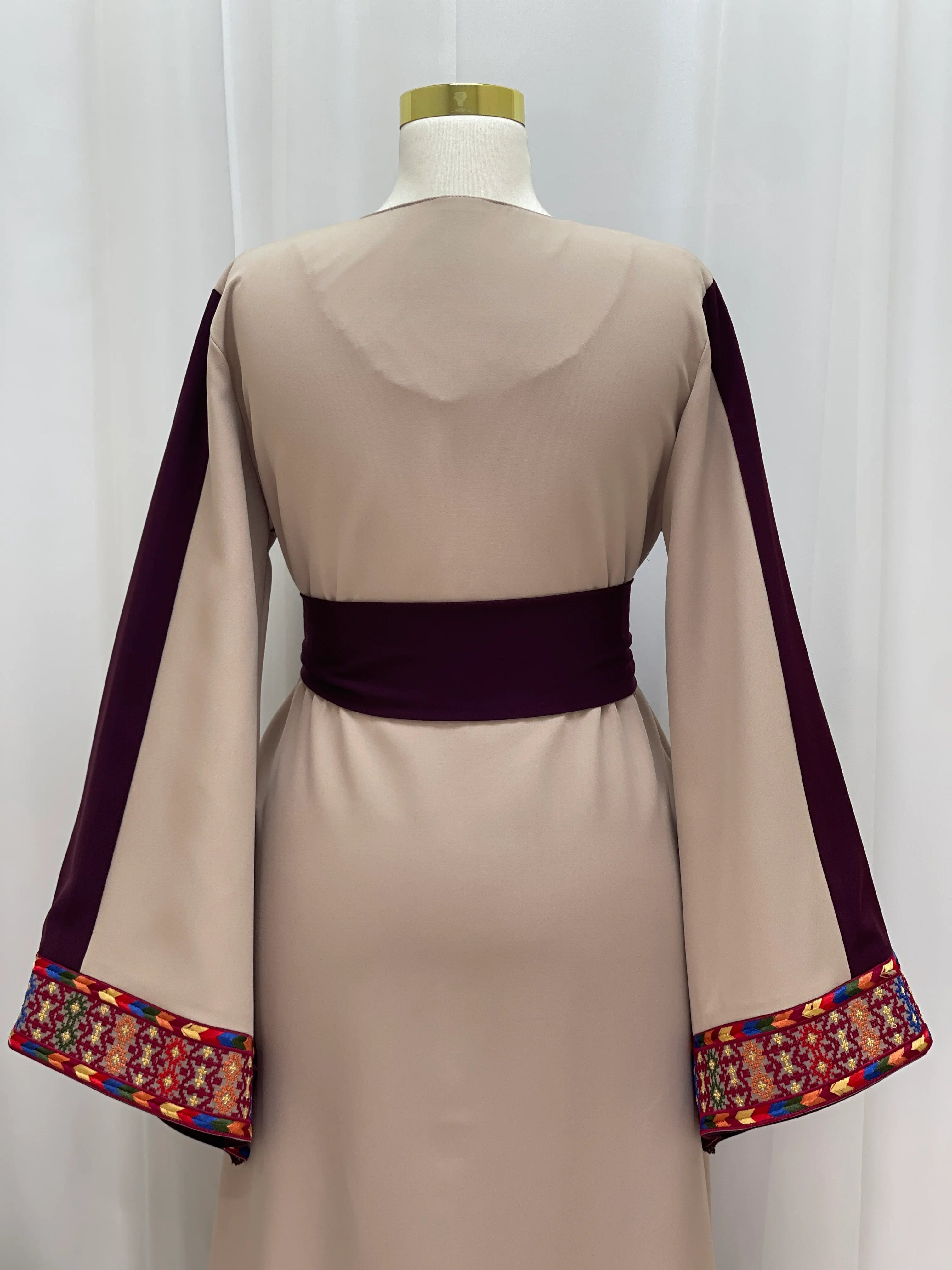 Sella Heritage Elegance Embroidered Thobe