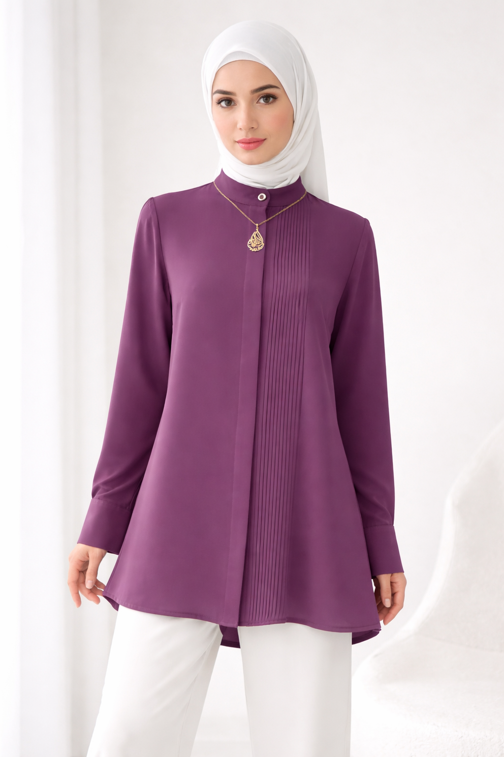 Timeless Elegance: The Expertly Designed Pleated Blouse