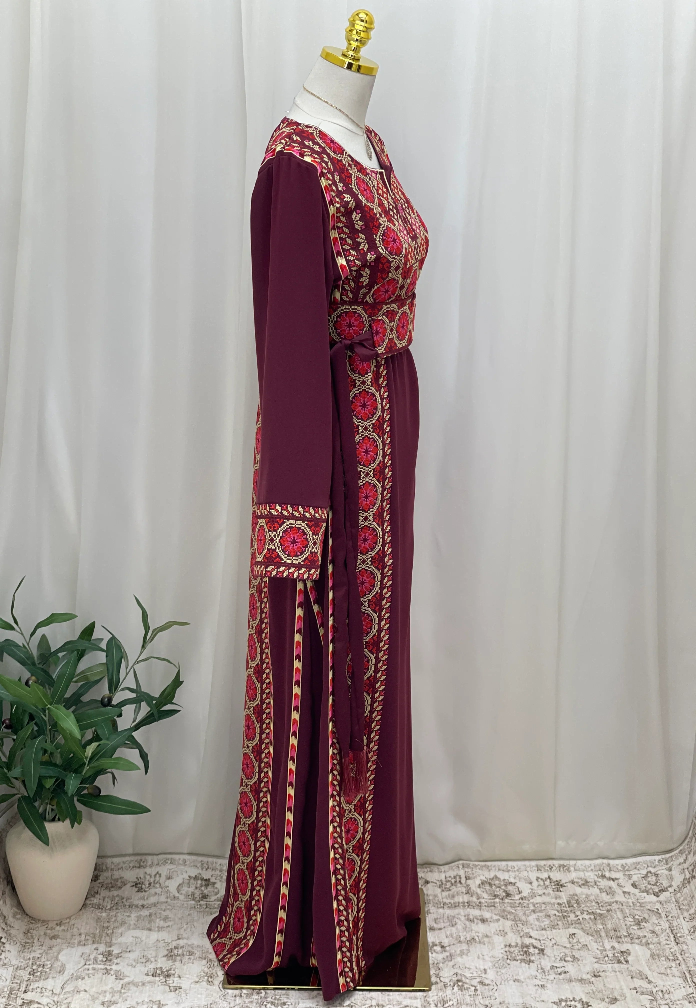 Zahra Heritage Embroidered Thobe
