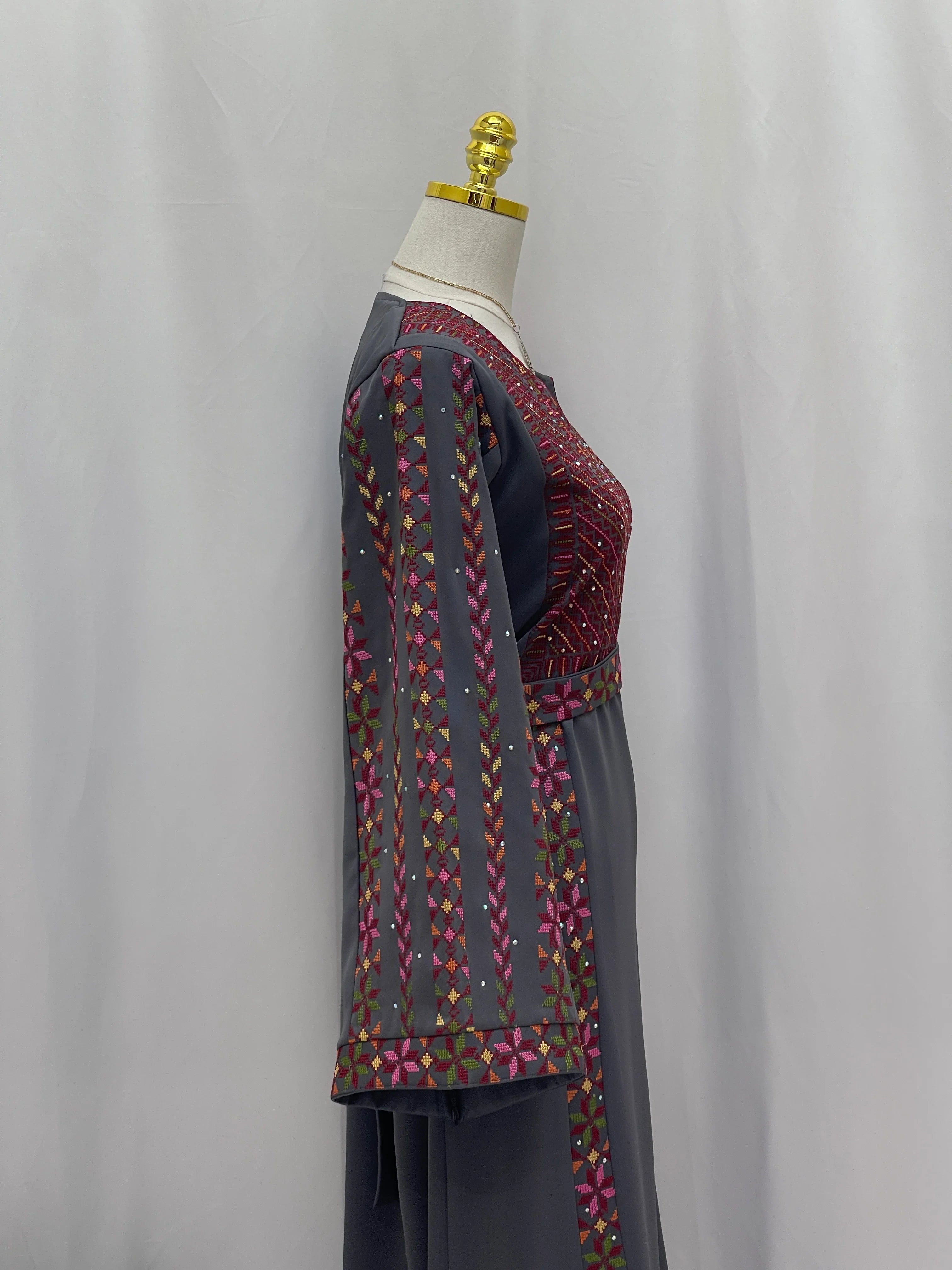 ثوب فلسطيني مطرز بسيط – زي تاتريز تقليدي