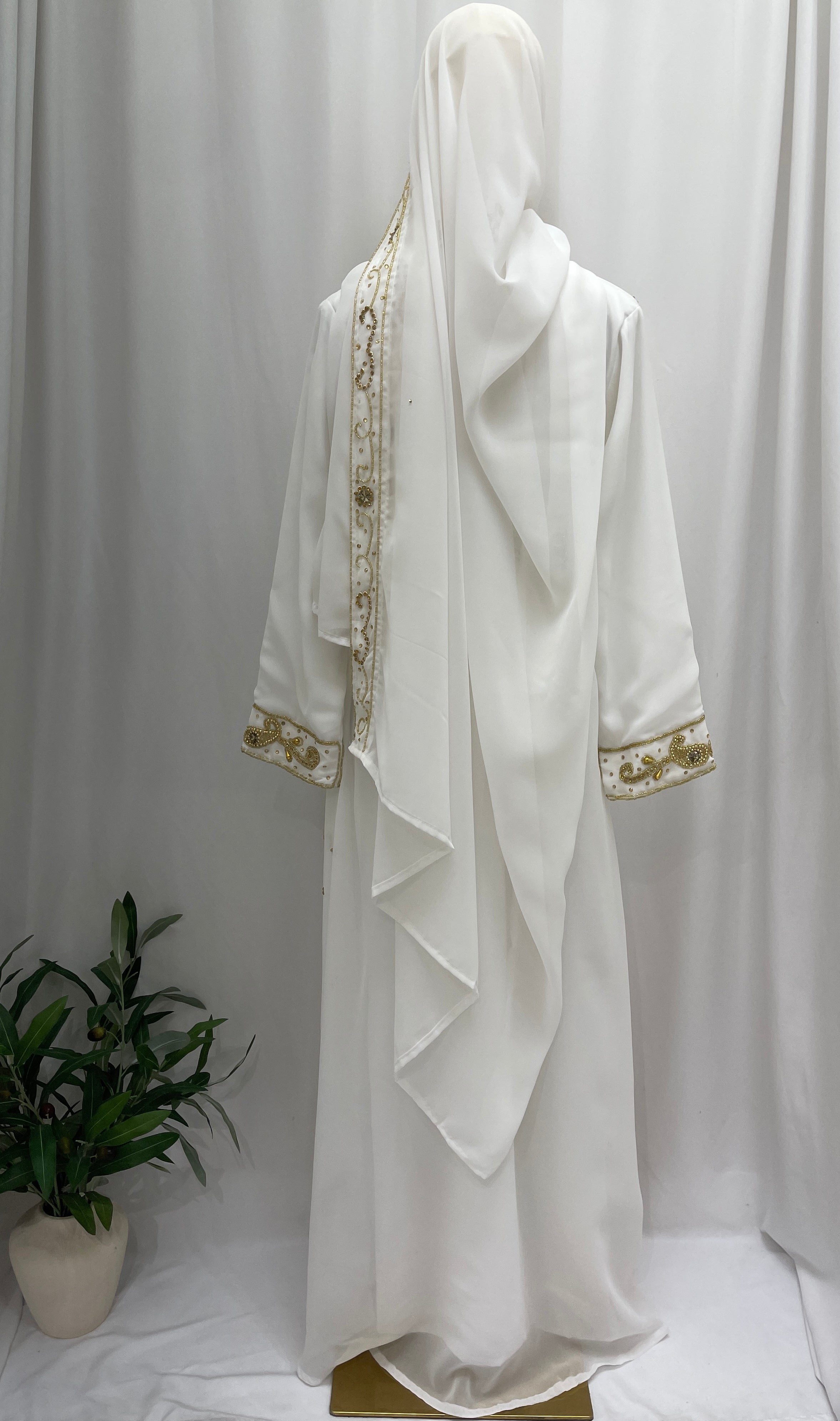 Noor Al Zahra Beaded Kaftan – Timeless Artisan Design