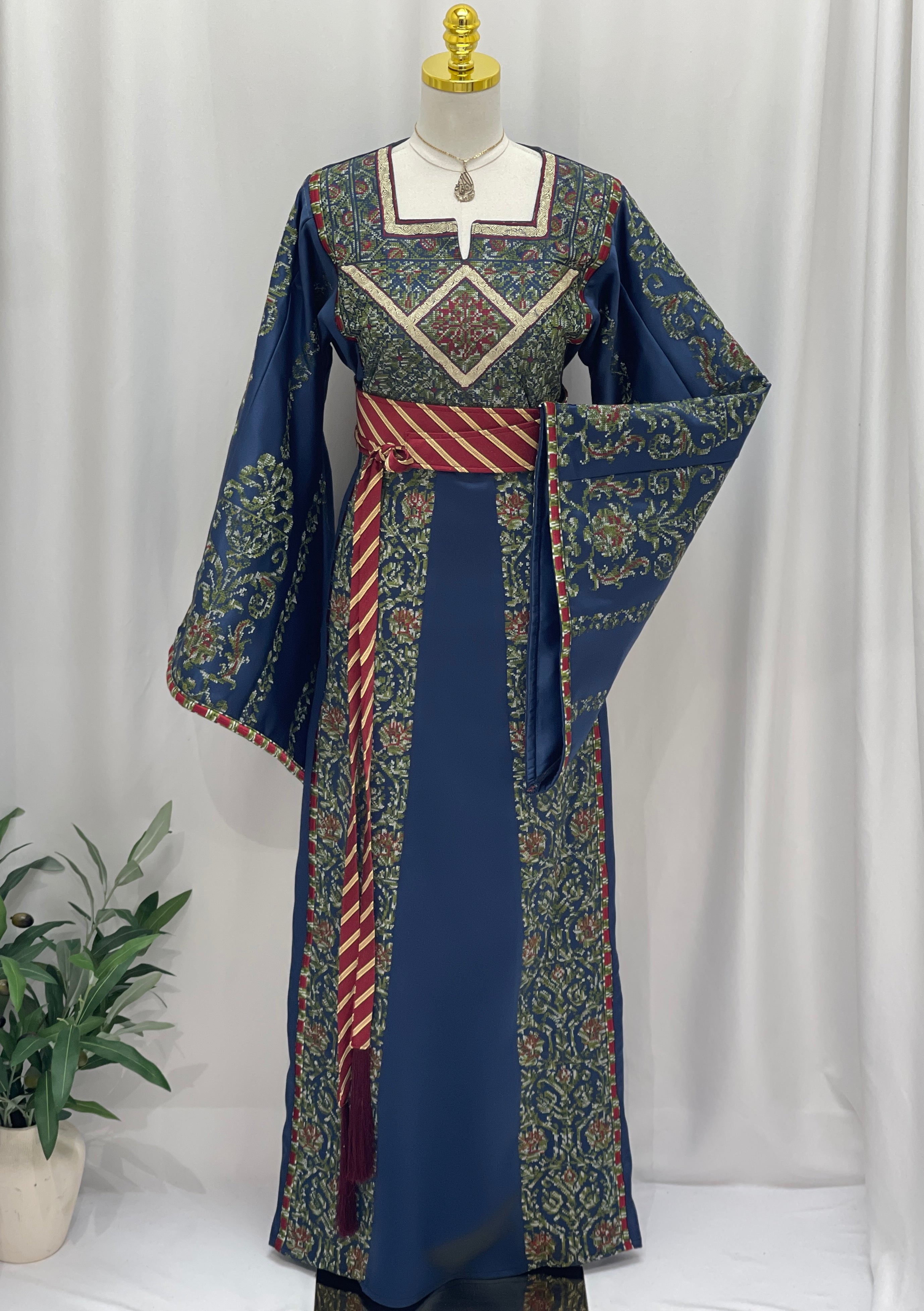 Vintage Heritage  Embroidered Thobe