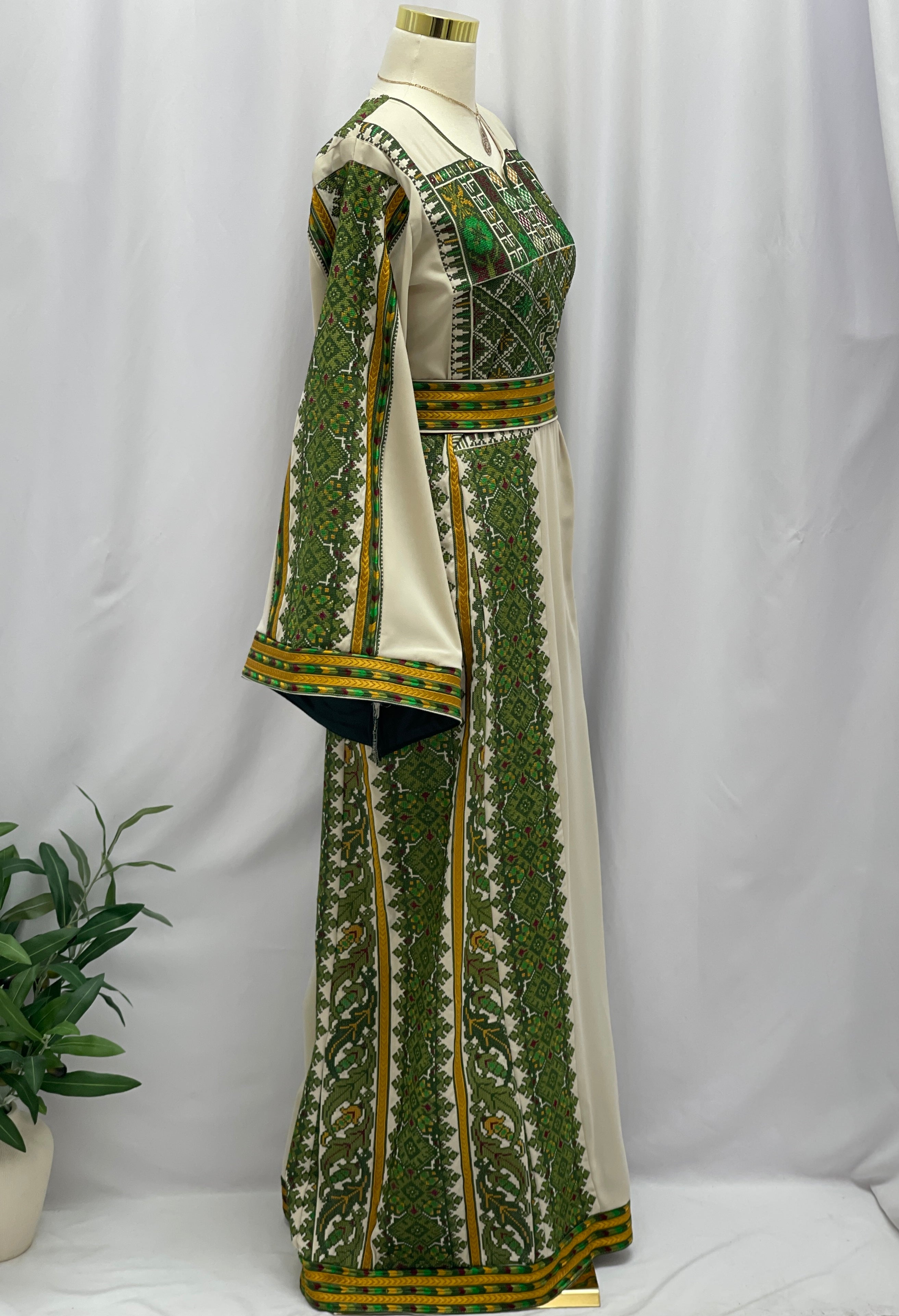 Shifaa Embroidered Palestinian Thobe – Elegant Cultural Dress