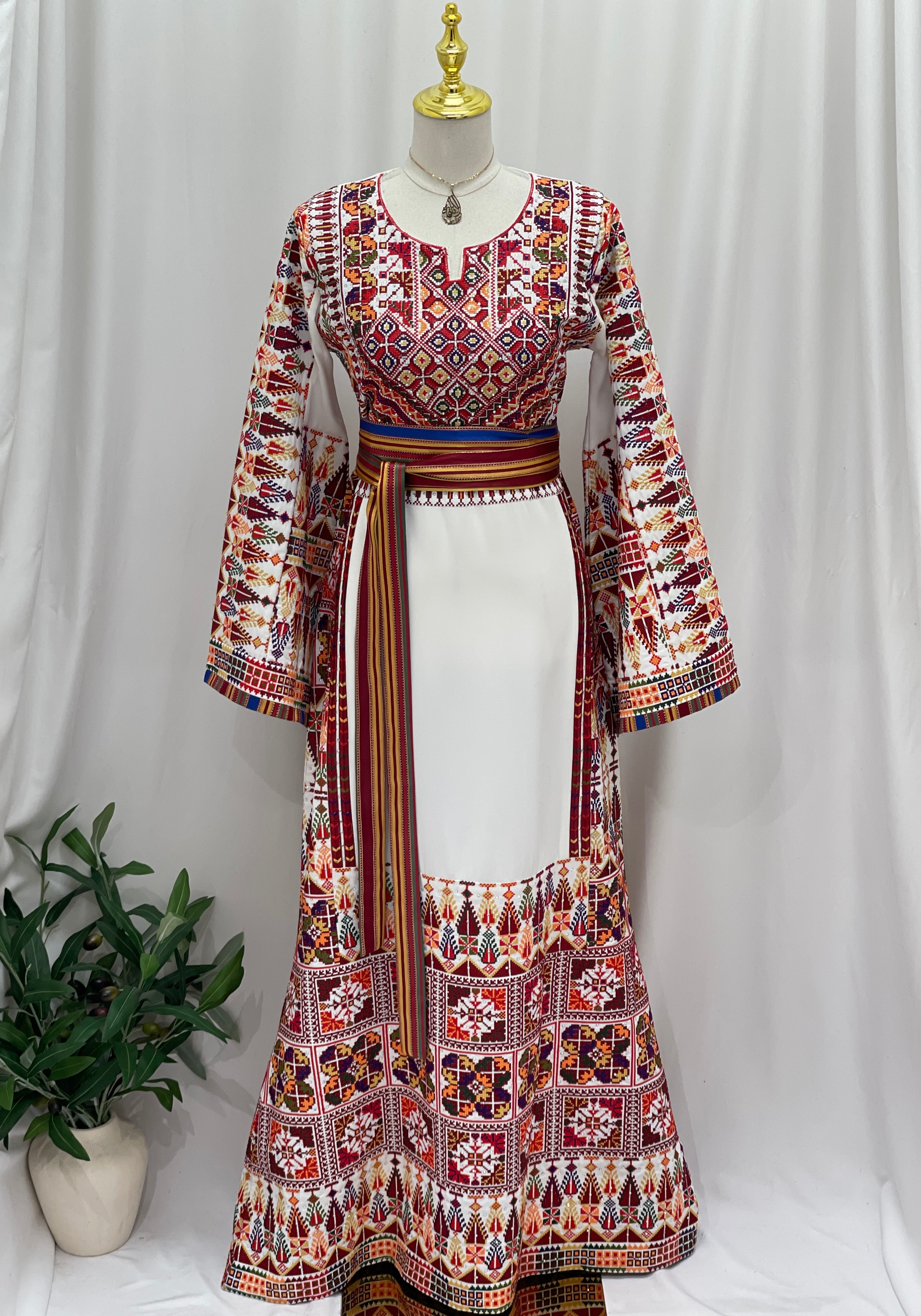 Sahar Heritage Embroidered Thobe