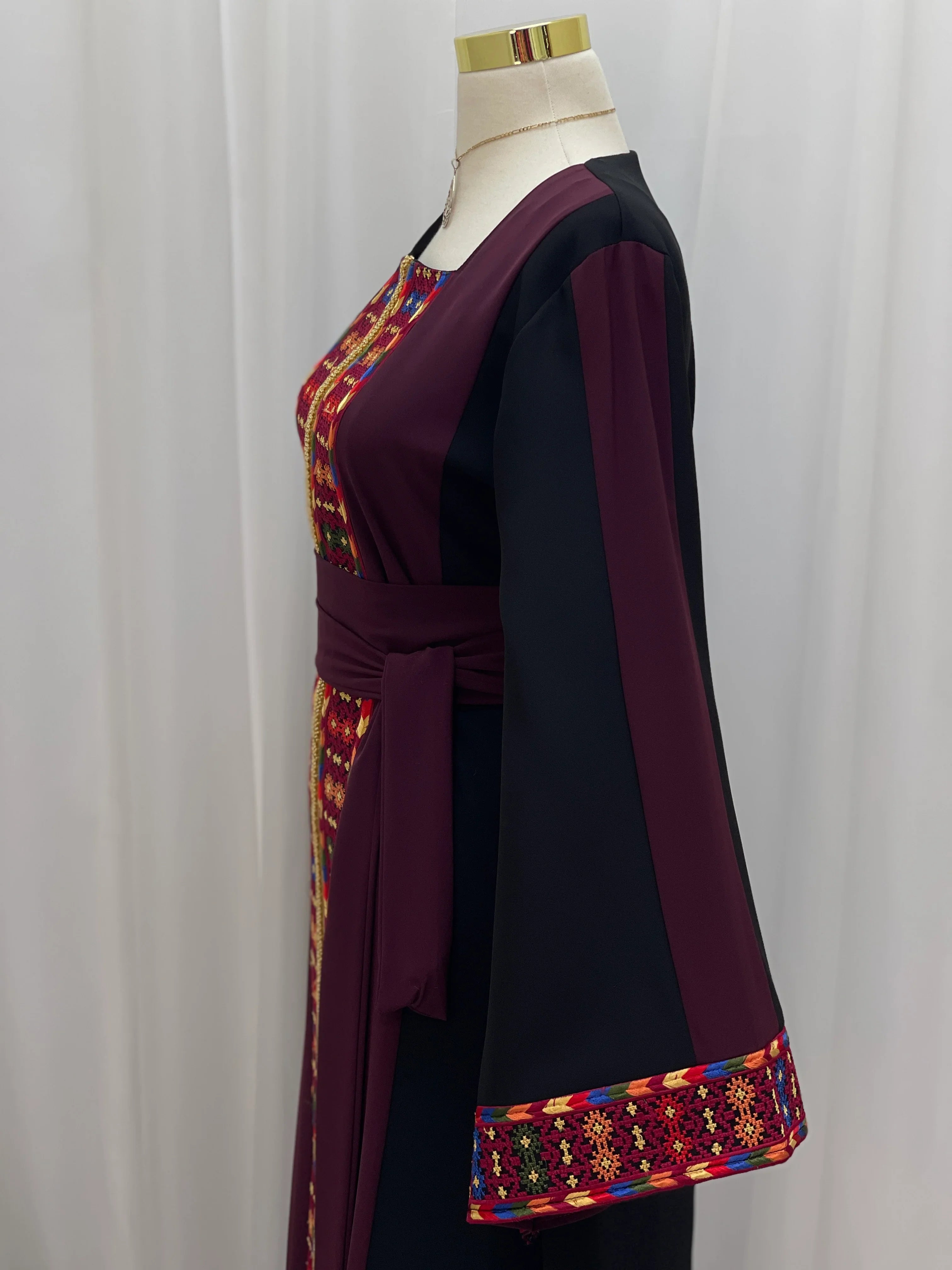 Sella Heritage Elegance Embroidered Thobe