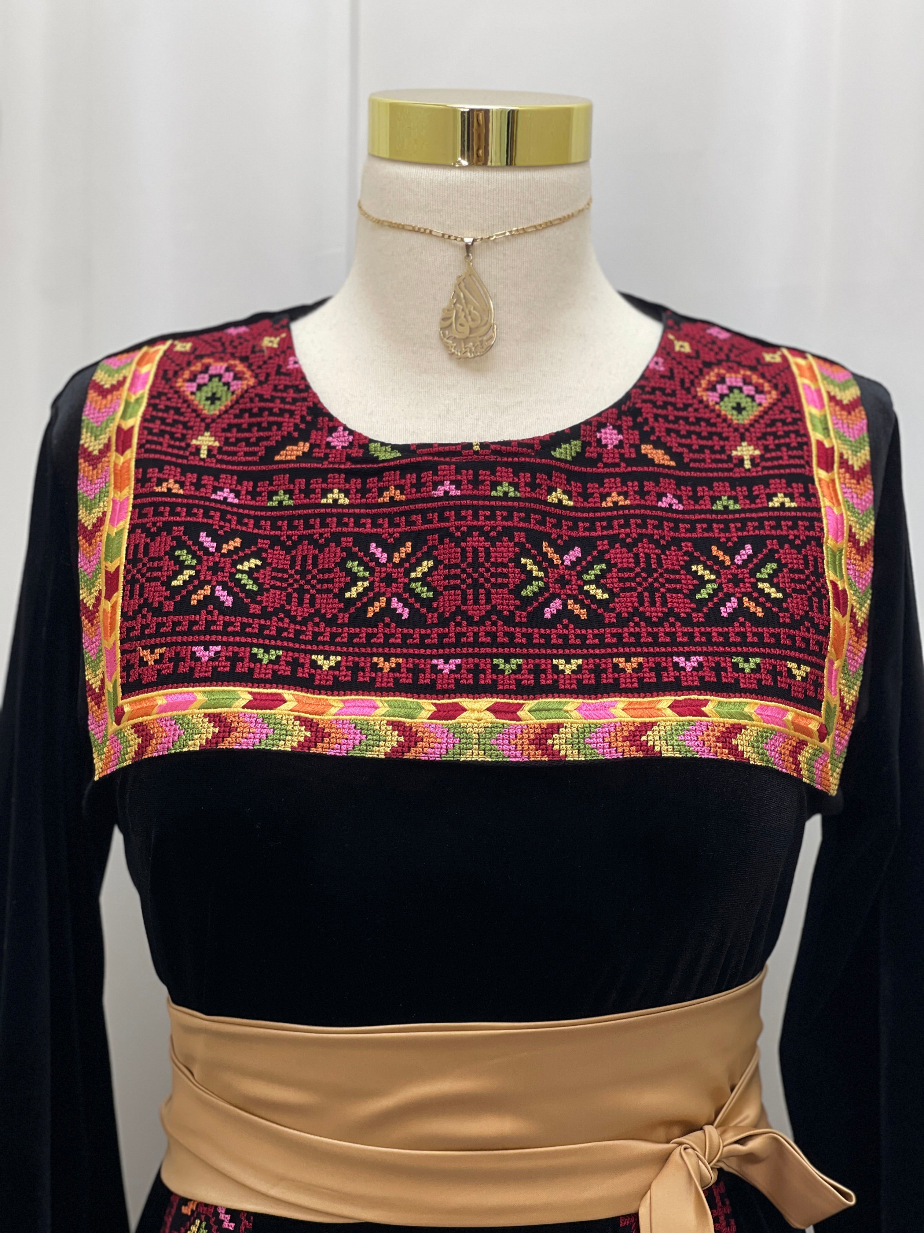 Al Noor Velvet Couture Thobe – Timeless Velvet Thobe Design