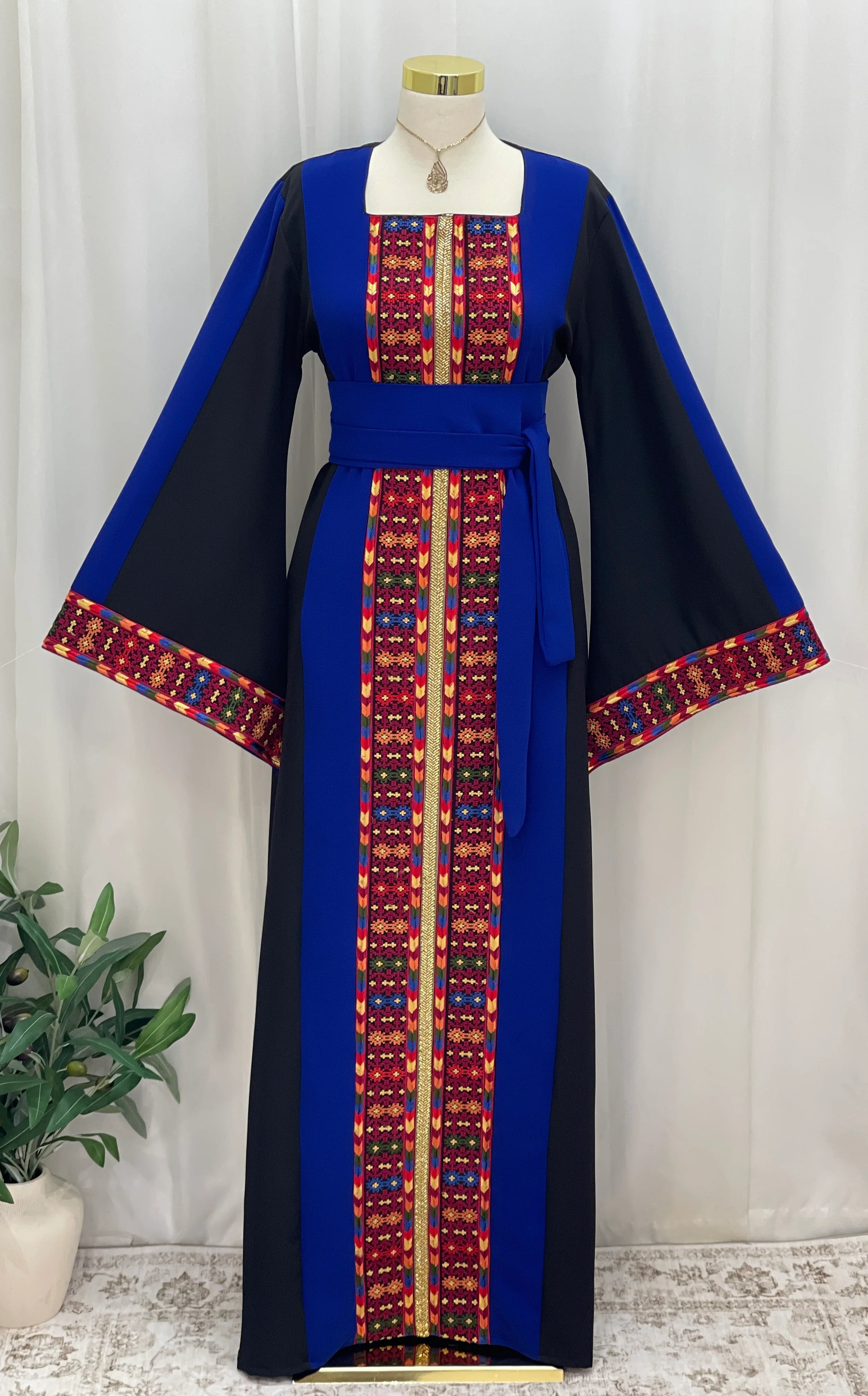 Sella Heritage Elegance Embroidered Thobe