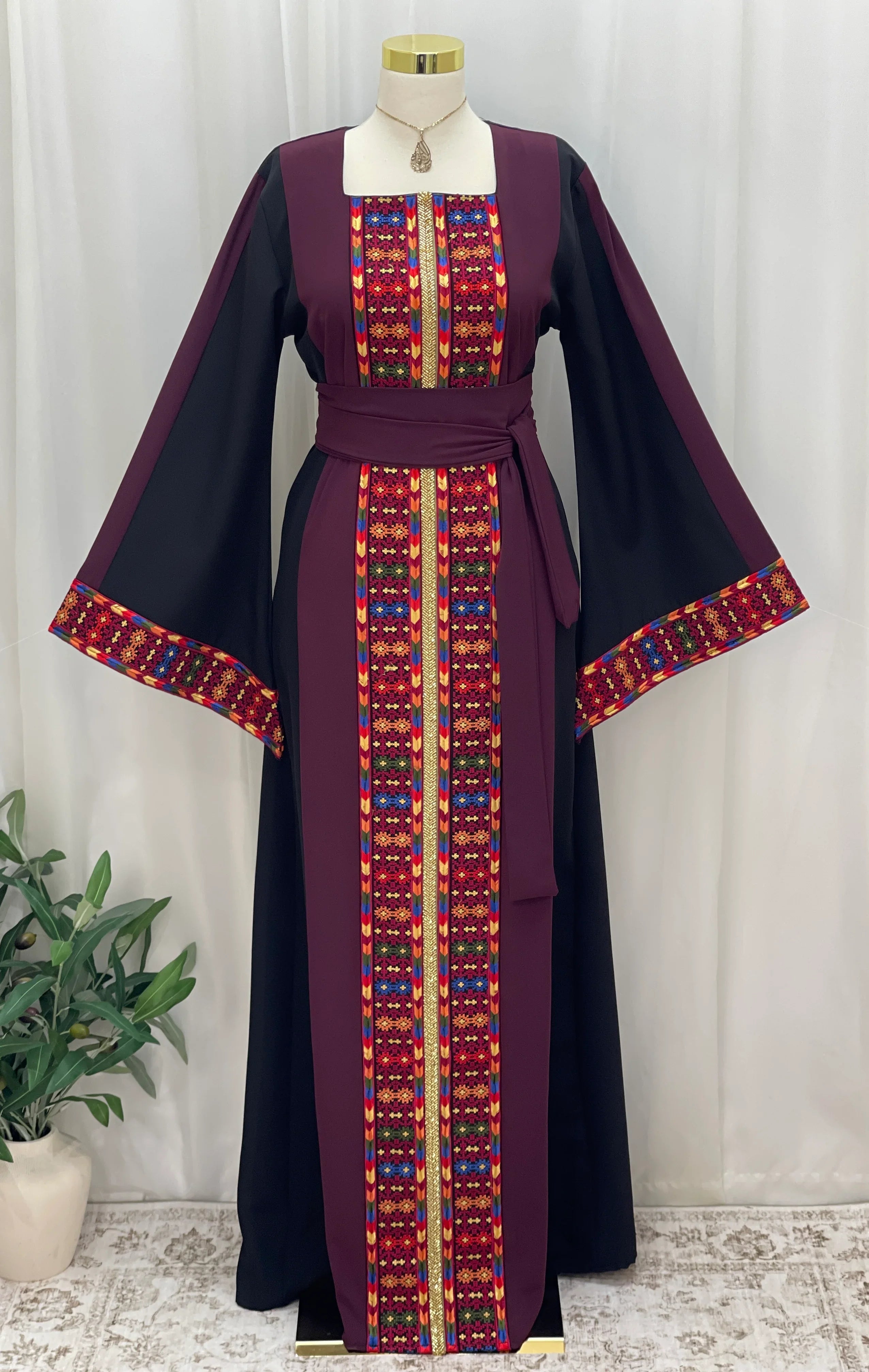 Sella Heritage Elegance Embroidered Thobe