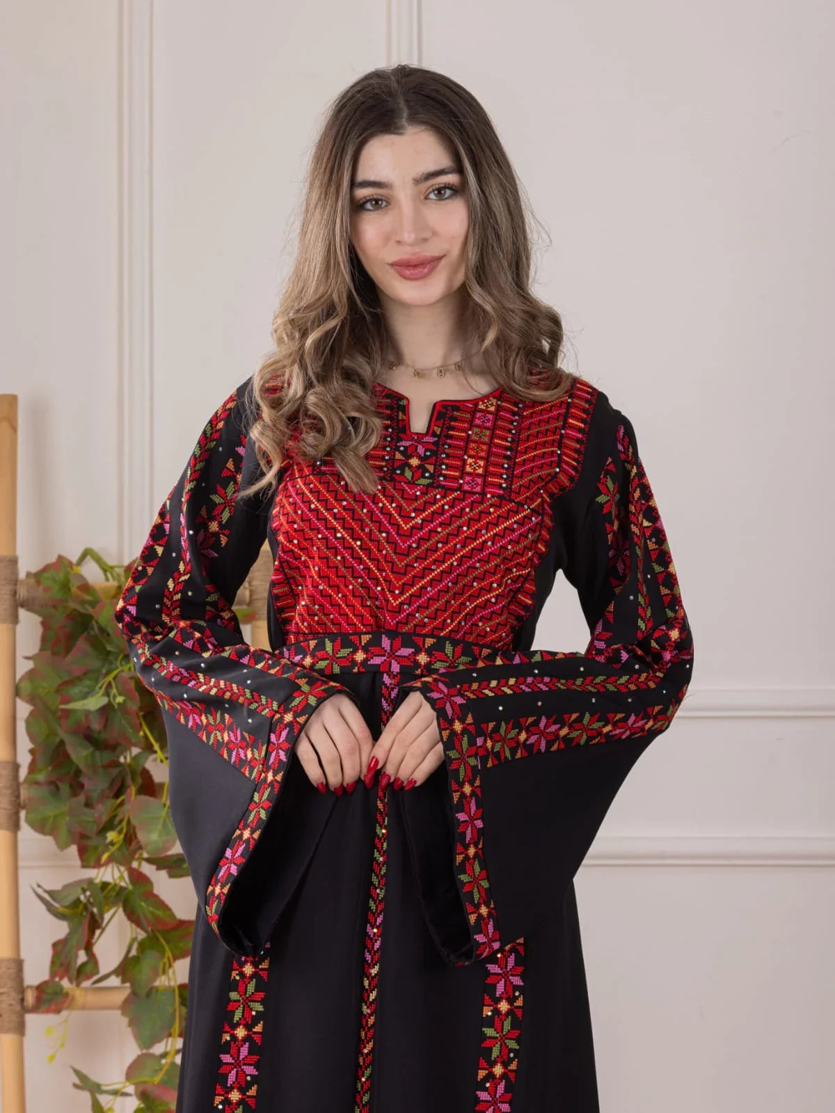 ثوب فلسطيني مطرز بسيط – زي تاتريز تقليدي