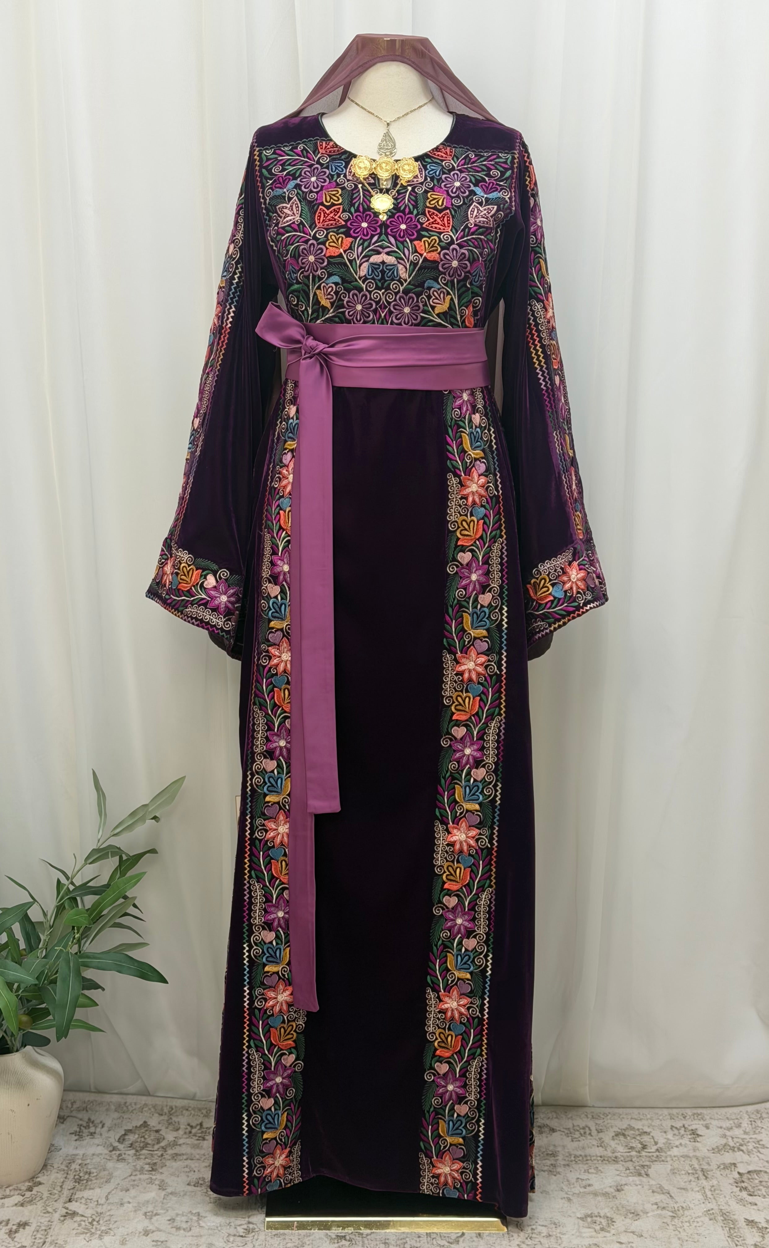Noul Embroidered Velvet Thobe