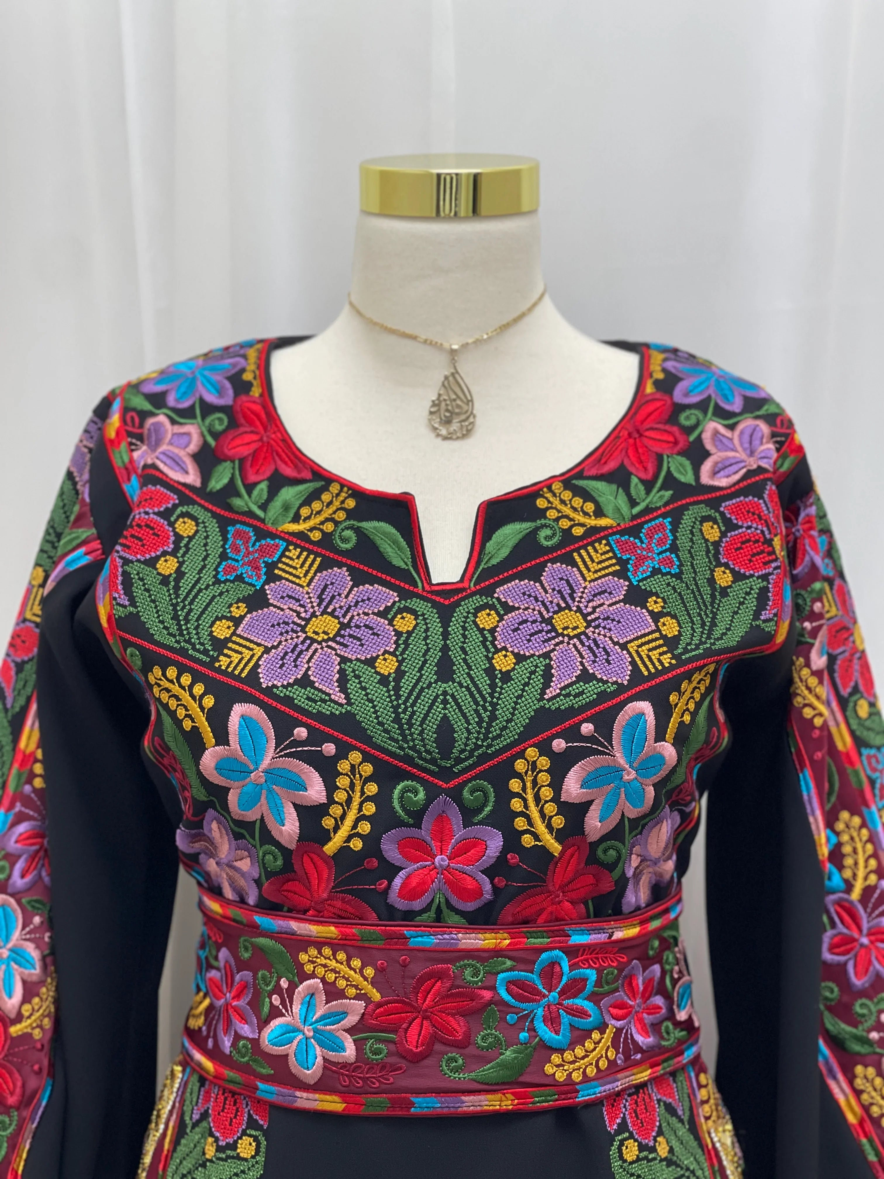 Nool Heritage Embroidered Thobe