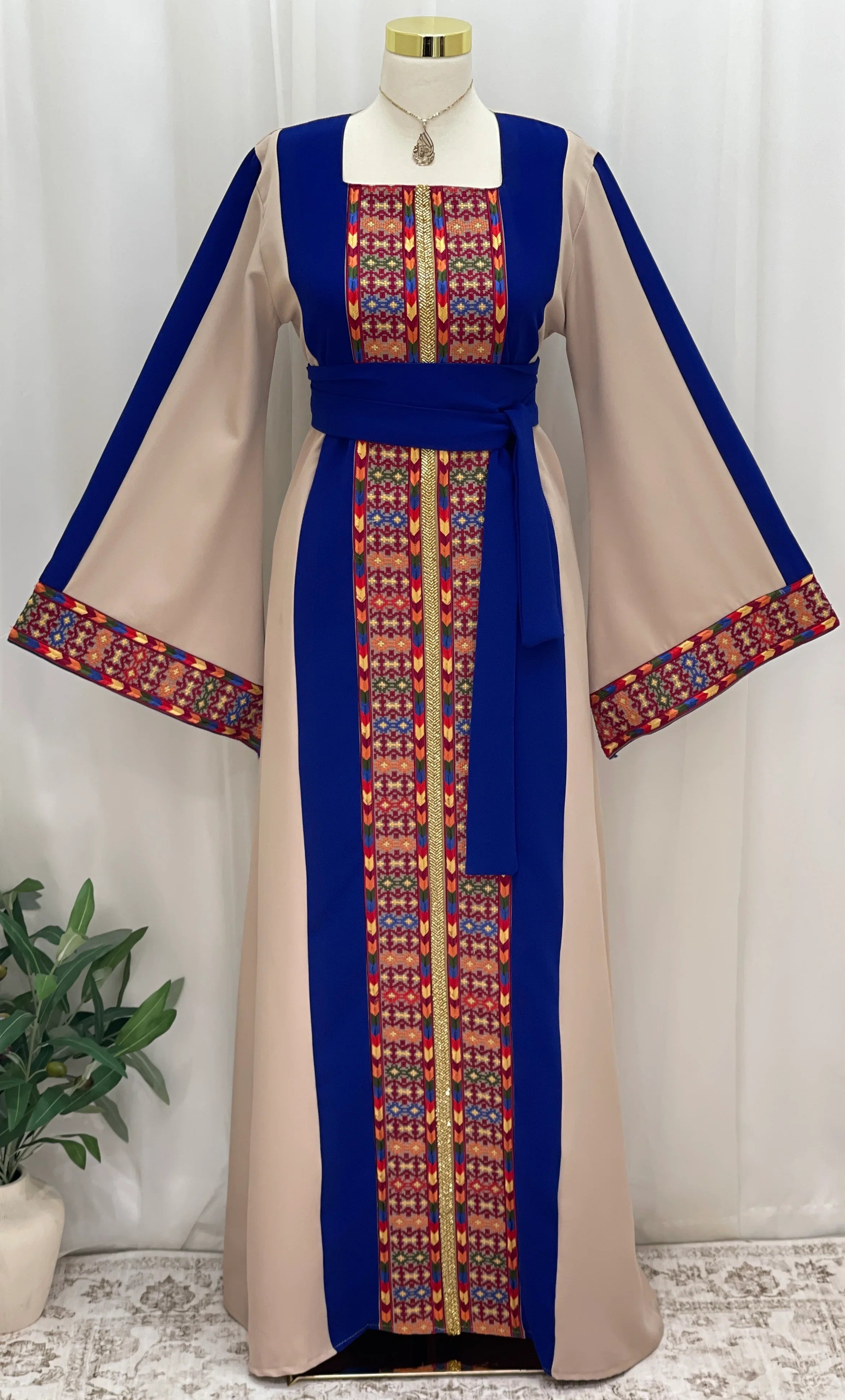 Sella Heritage Elegance Embroidered Thobe