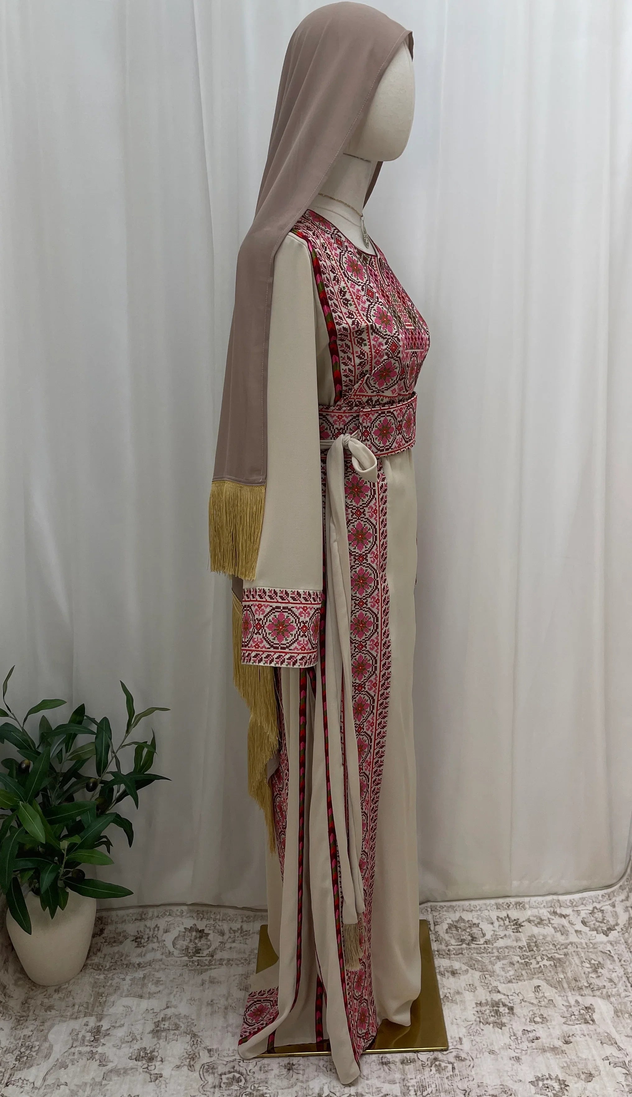 Zahra Heritage Embroidered Thobe