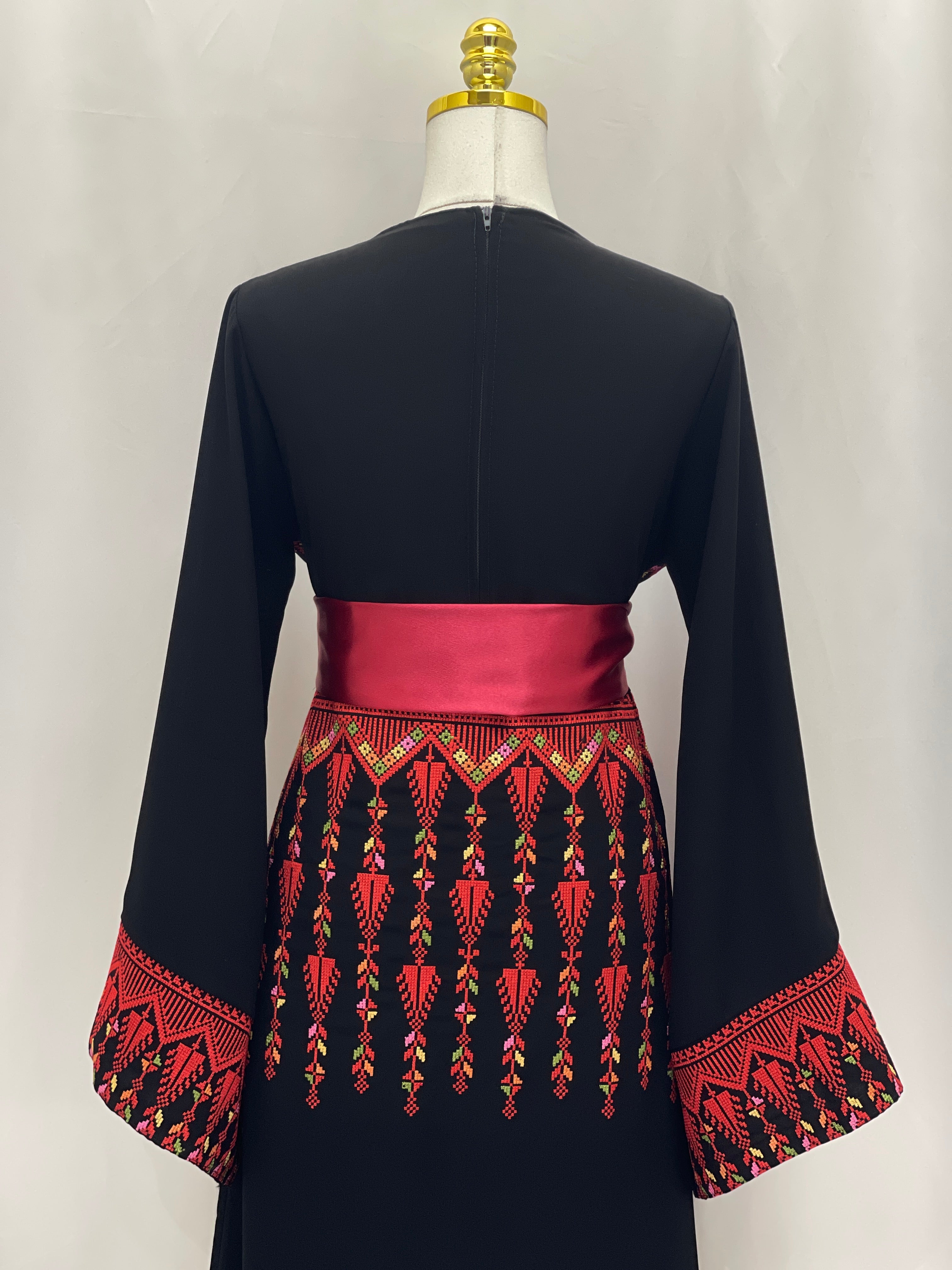 Al-Nada Thobe: Perfect For Special Occasions and Cultural Celebrations Palestinian Elegance