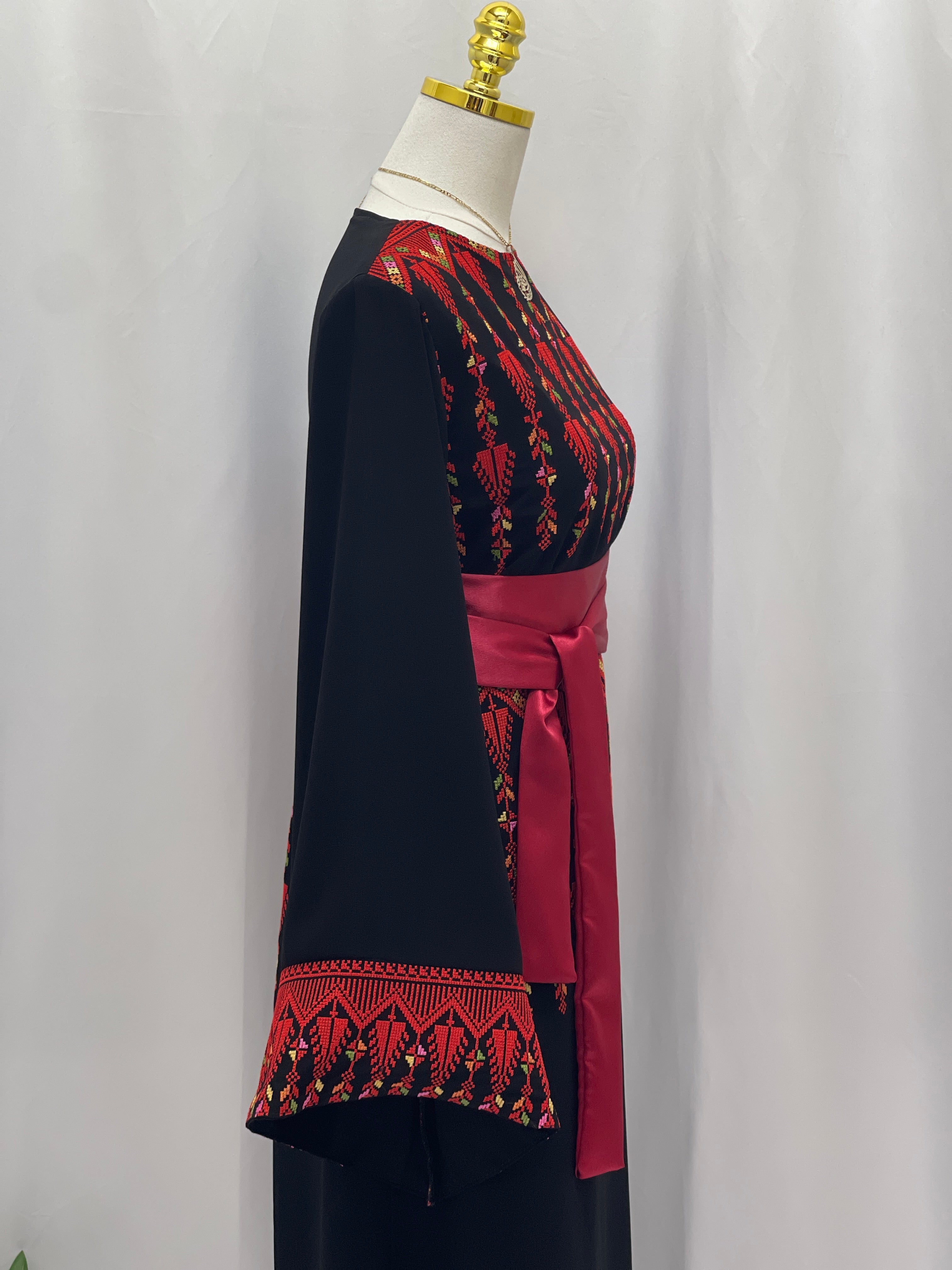 Al-Nada Thobe: Perfect For Special Occasions and Cultural Celebrations Palestinian Elegance