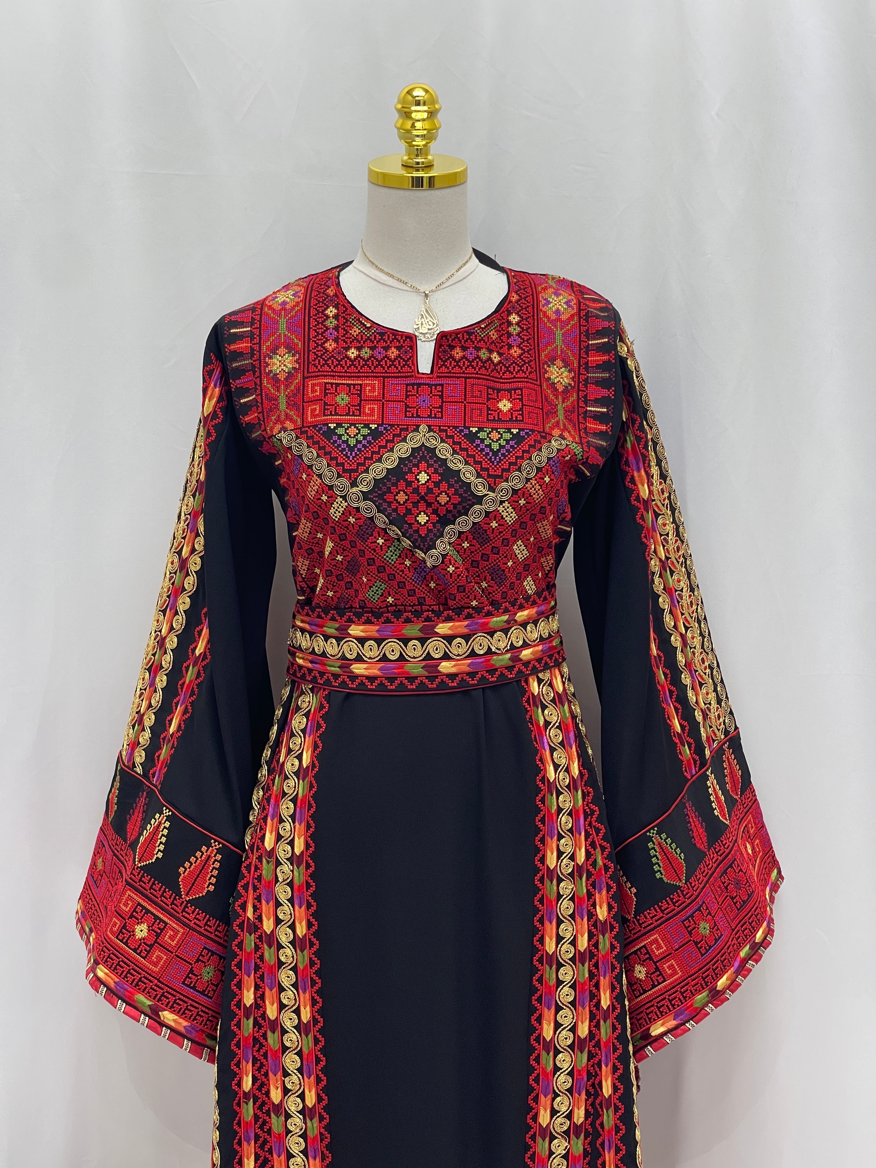 Almajed Embroidered Thoub: A Timeless Piece That Embodies Elegance And Majesty Palestinian Elegance