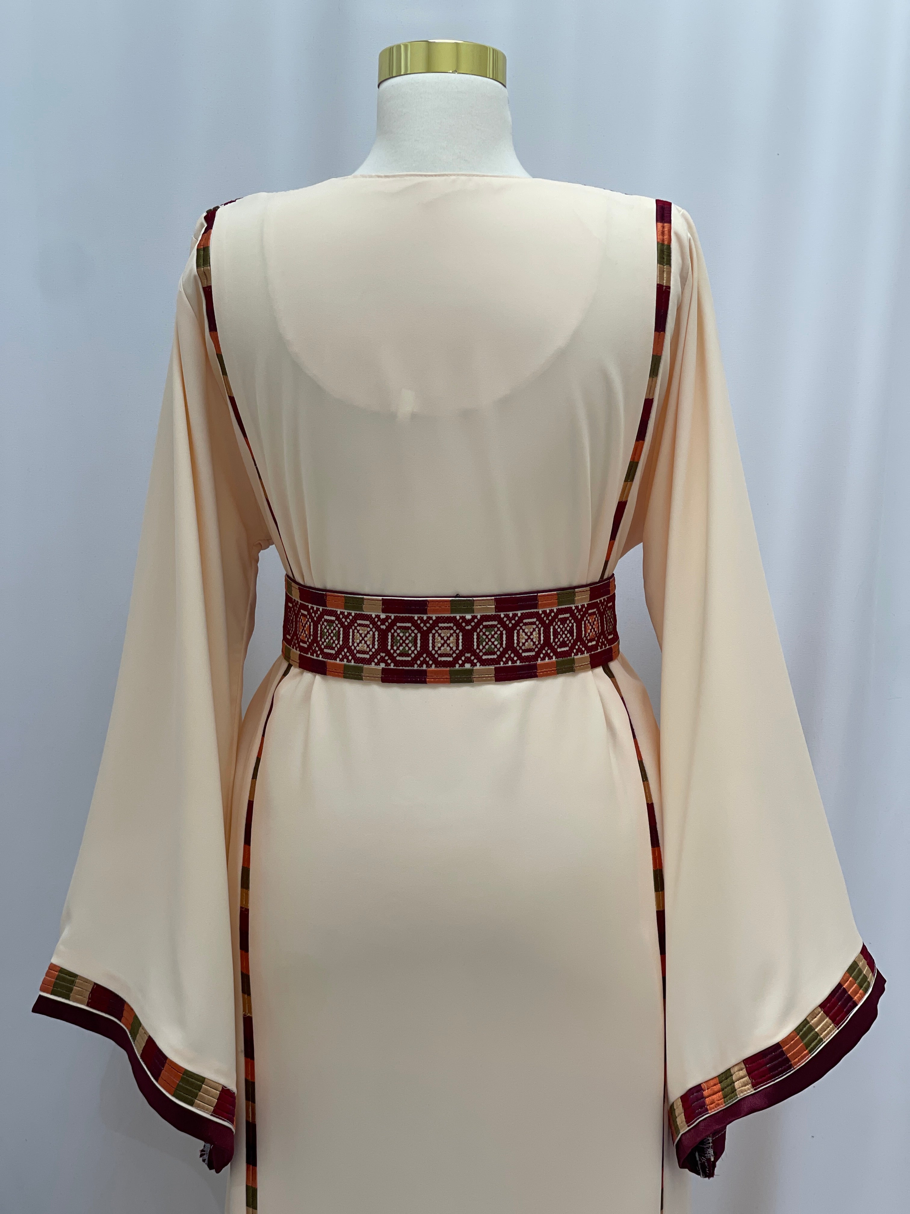 Manajel Embroidered Classic Thobe