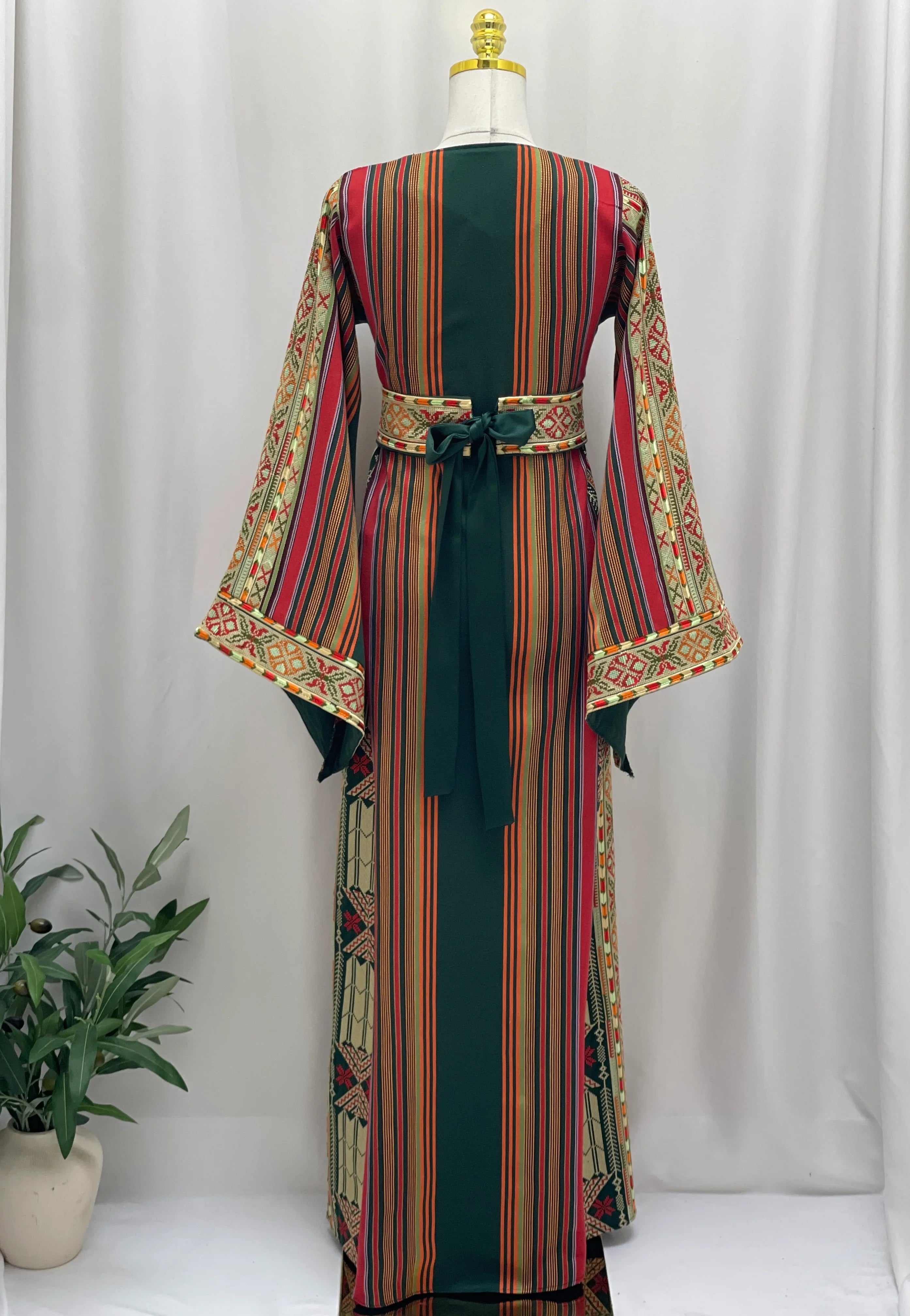 Majdalawi Heritage Embroidered Thoub