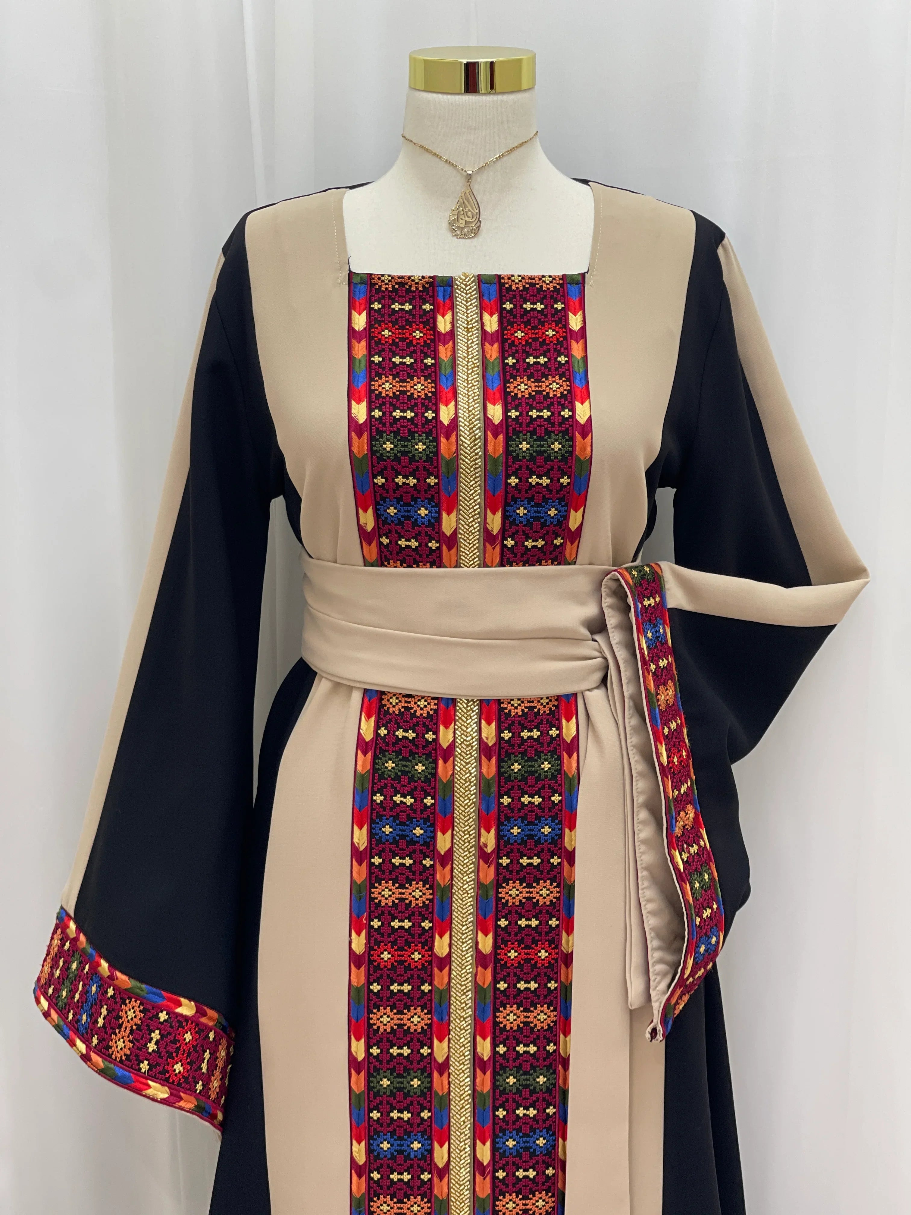 Sella Heritage Elegance Embroidered Thobe