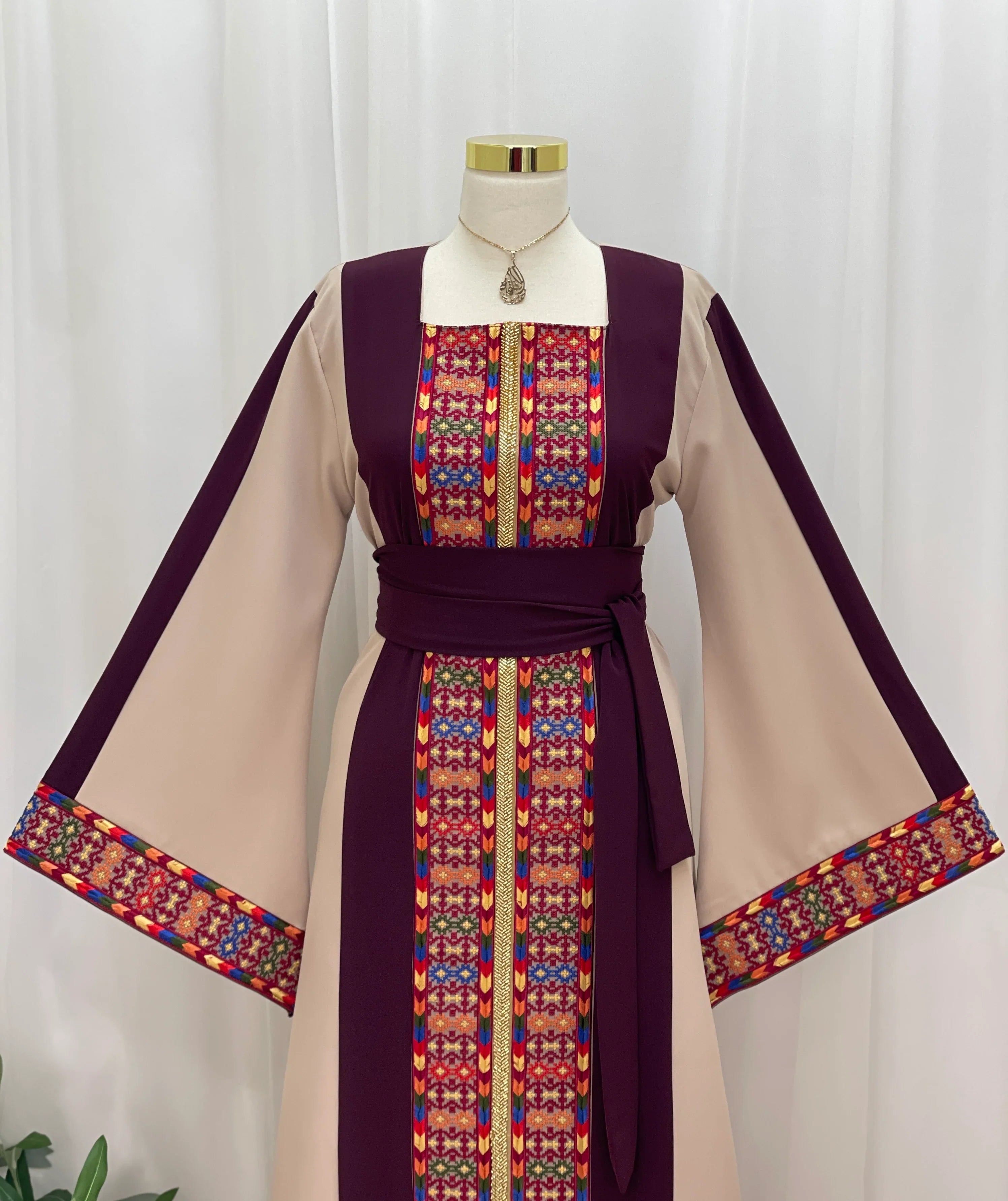 Sella Heritage Elegance Embroidered Thobe