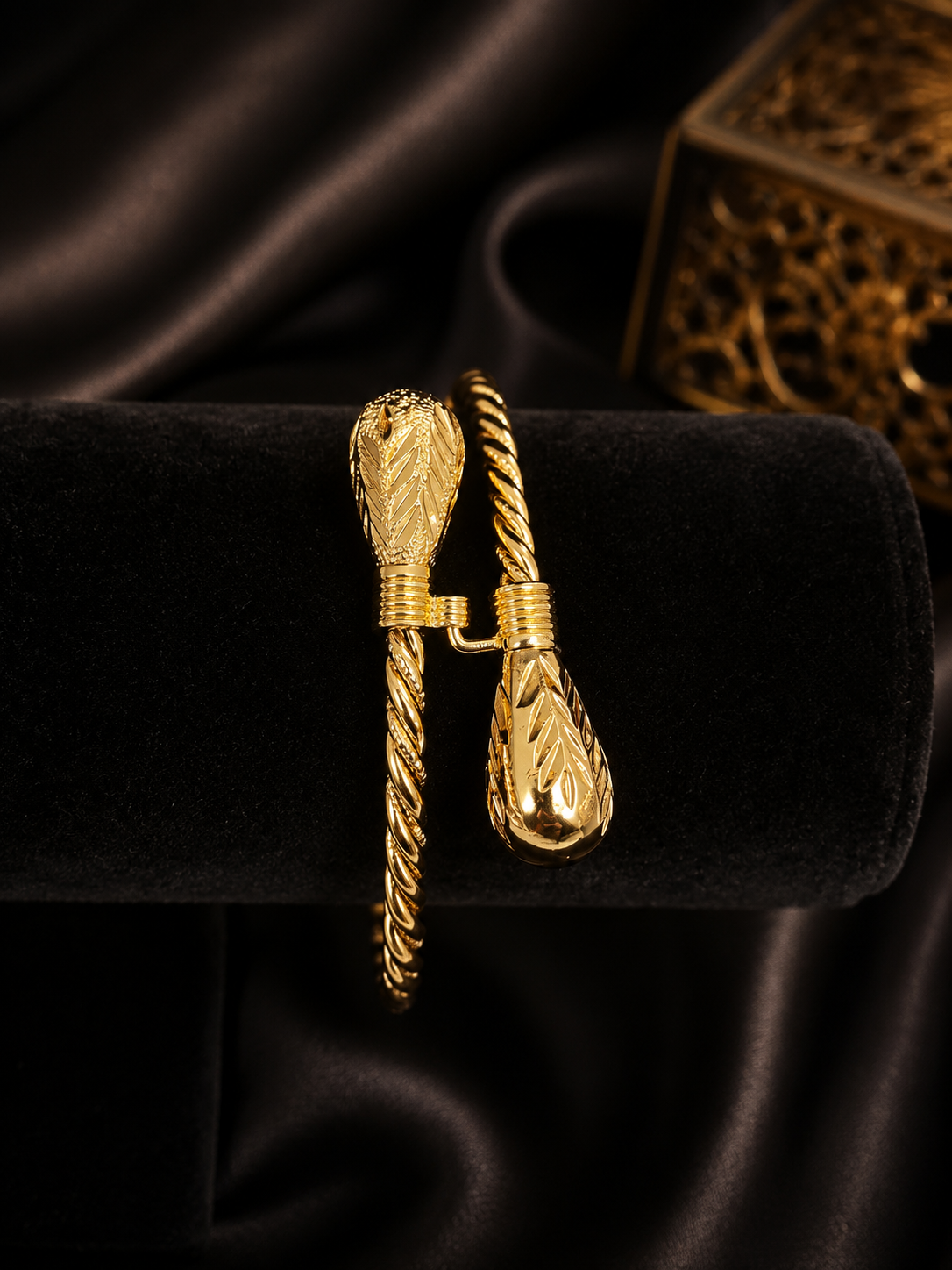 Mabroume Imitated Gold Bracelet