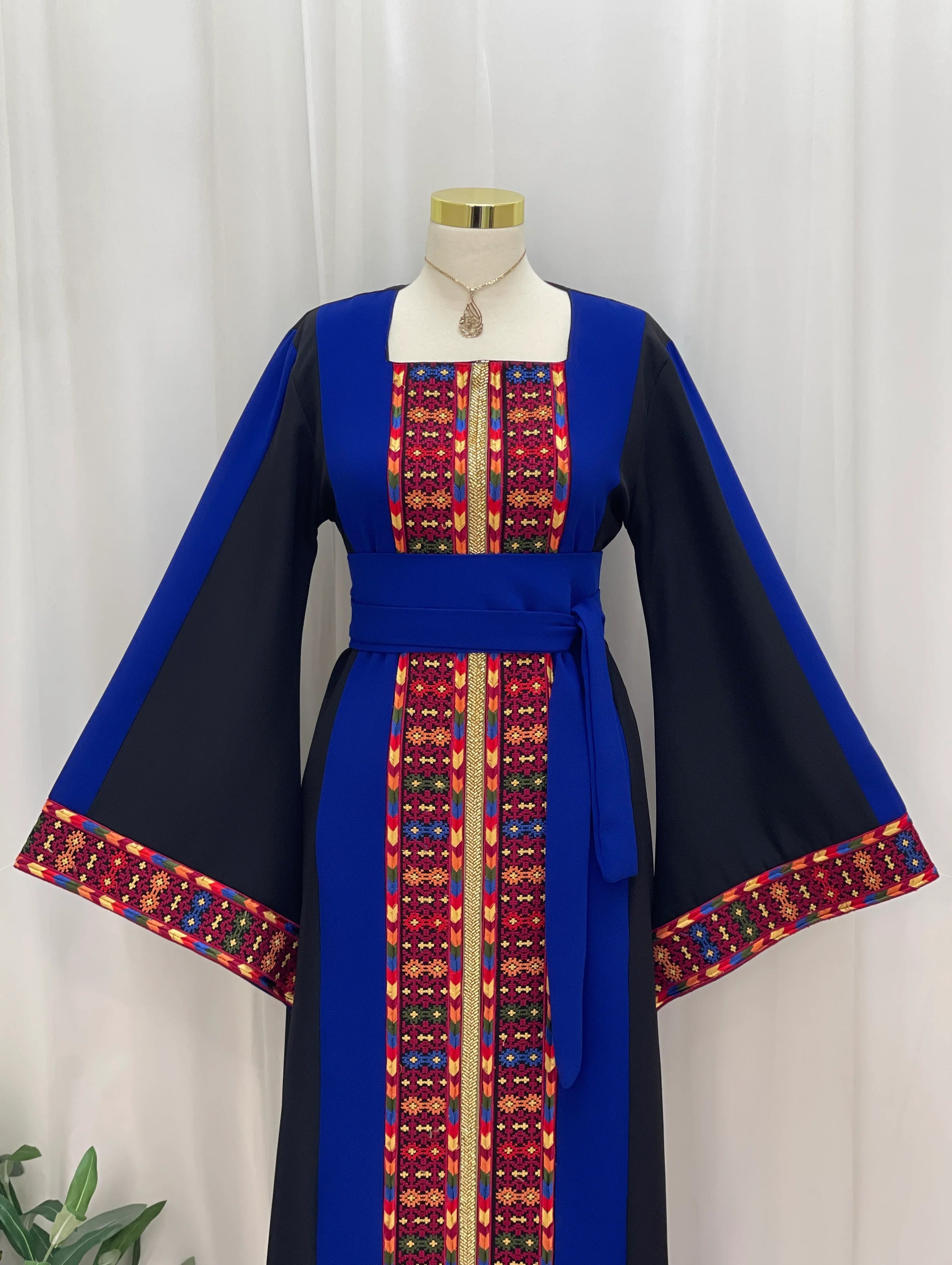 Sella Heritage Elegance Embroidered Thobe