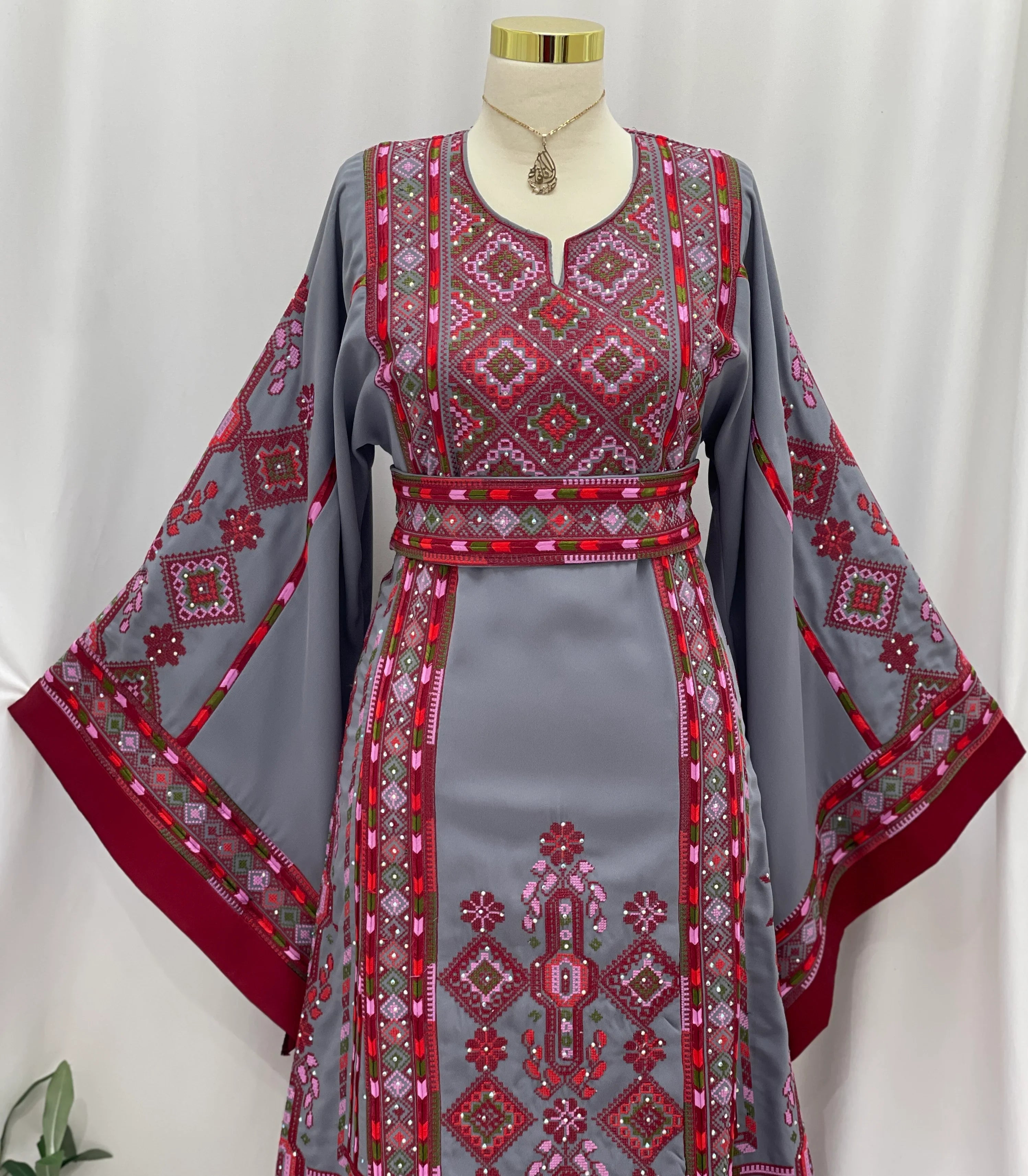 Majdal Elegance Embroidered Thobe