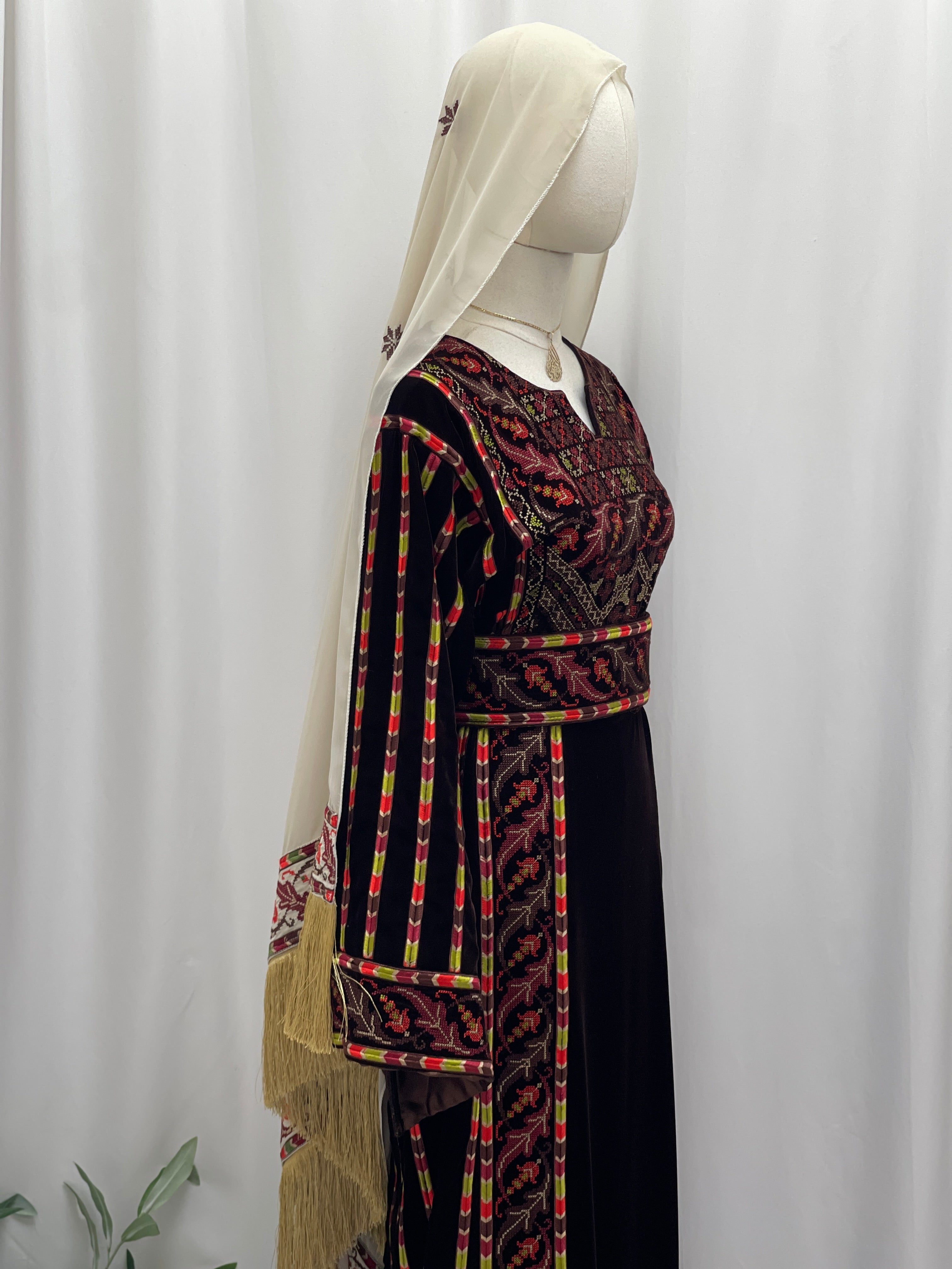 Sultana Embroidered Brown Velvet Thobe