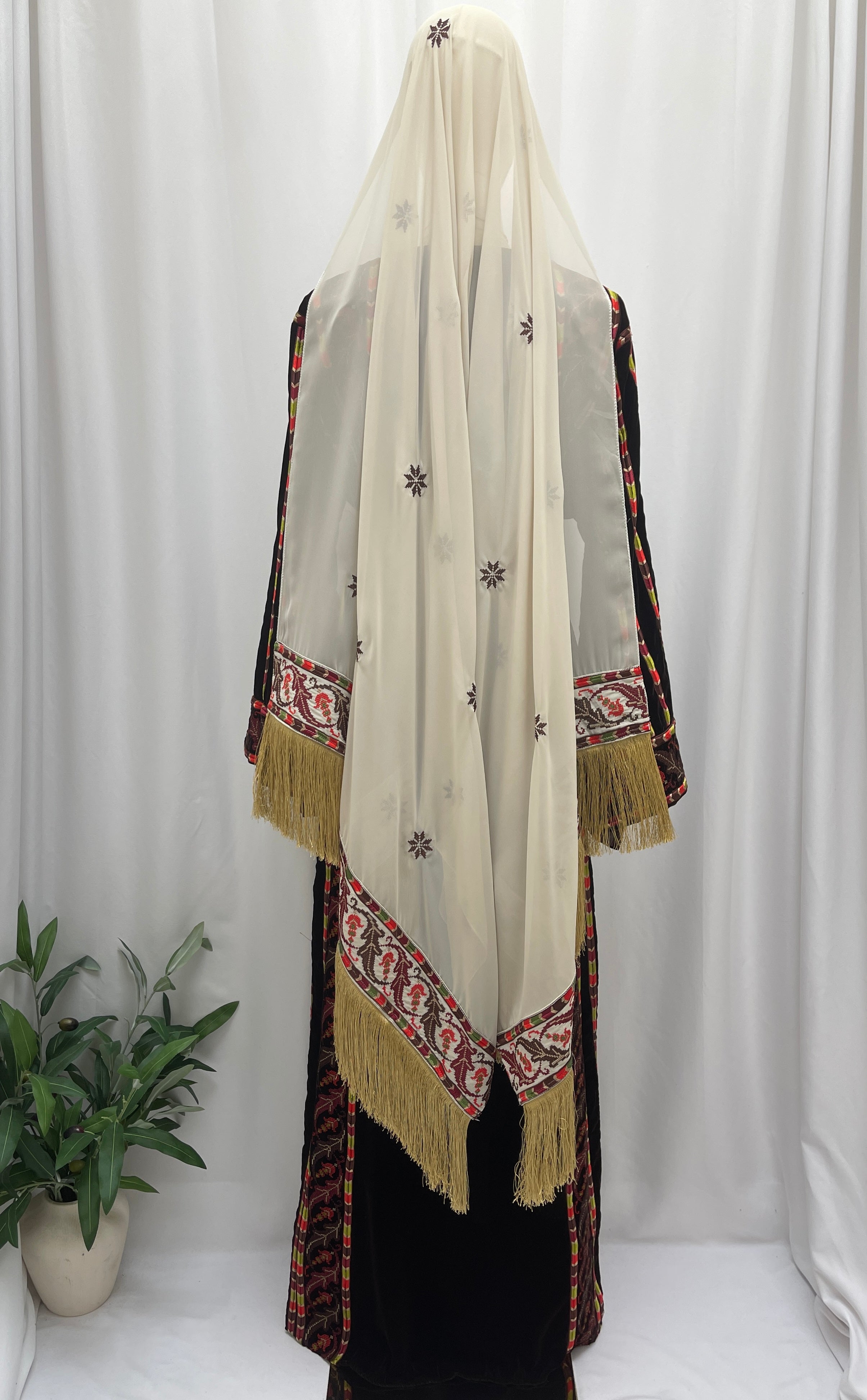 Sultana Embroidered Brown Velvet Thobe