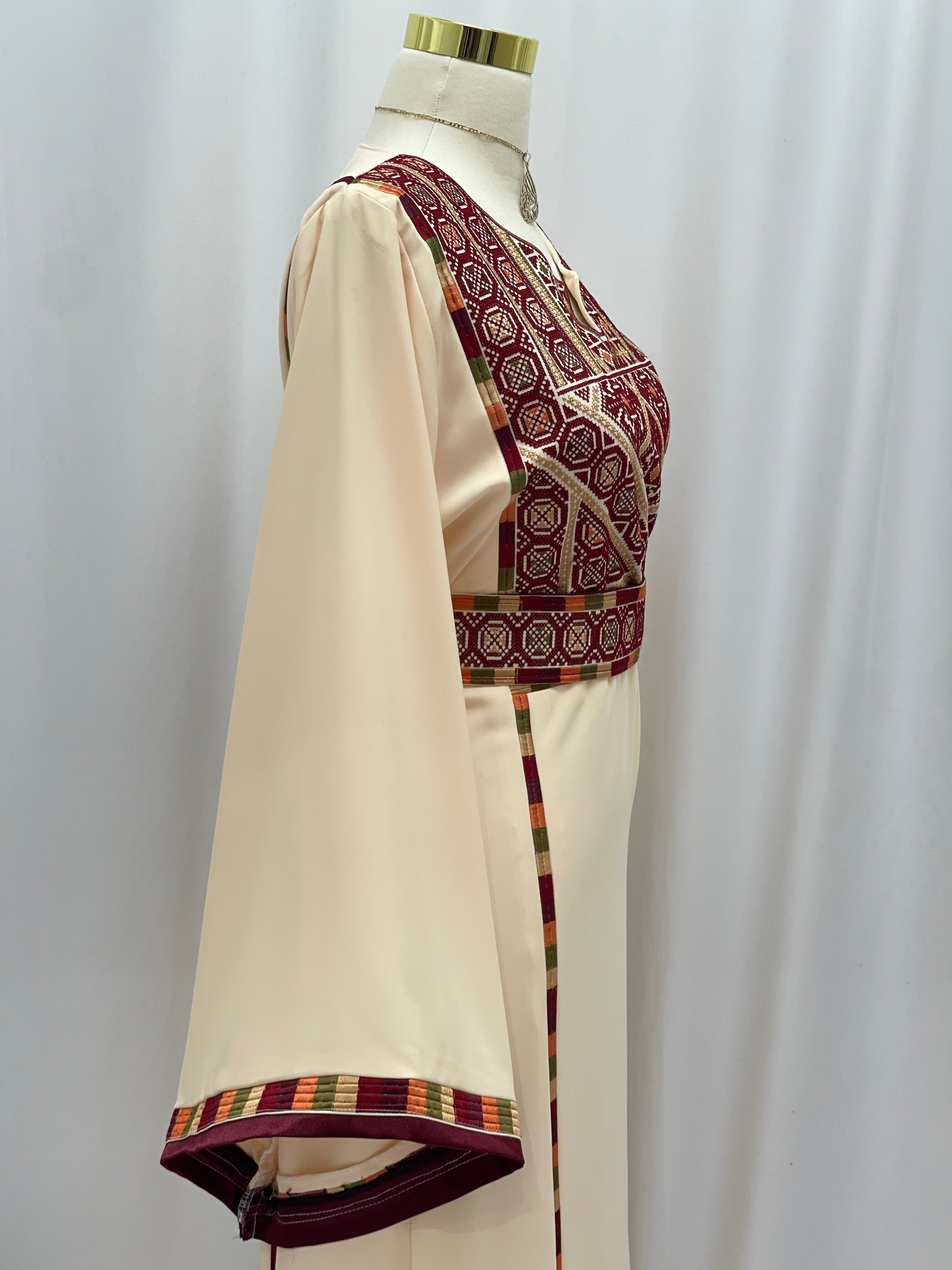 Manajel Embroidered Classic Thobe