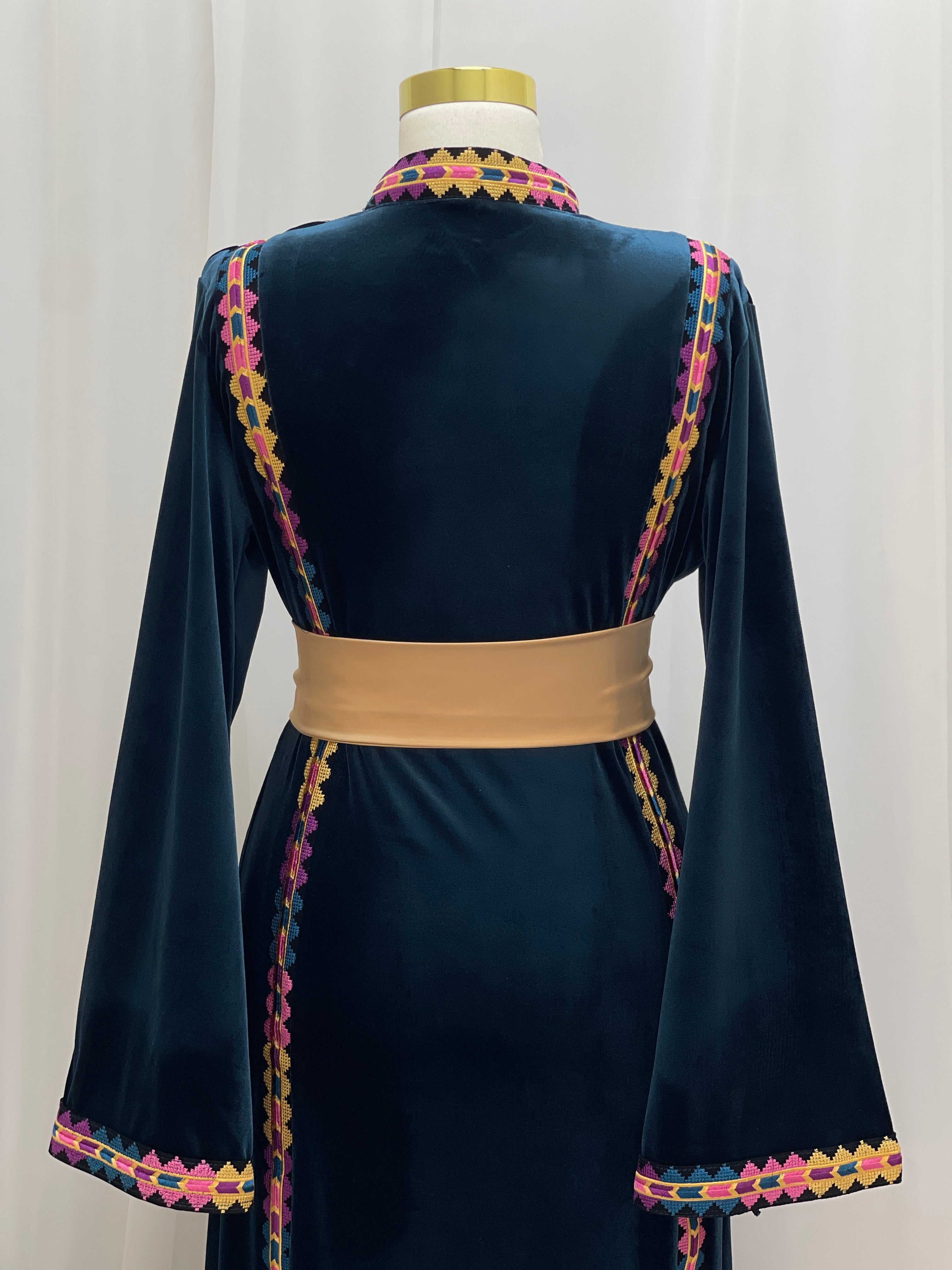 Manajel Grace Velvet Thobe