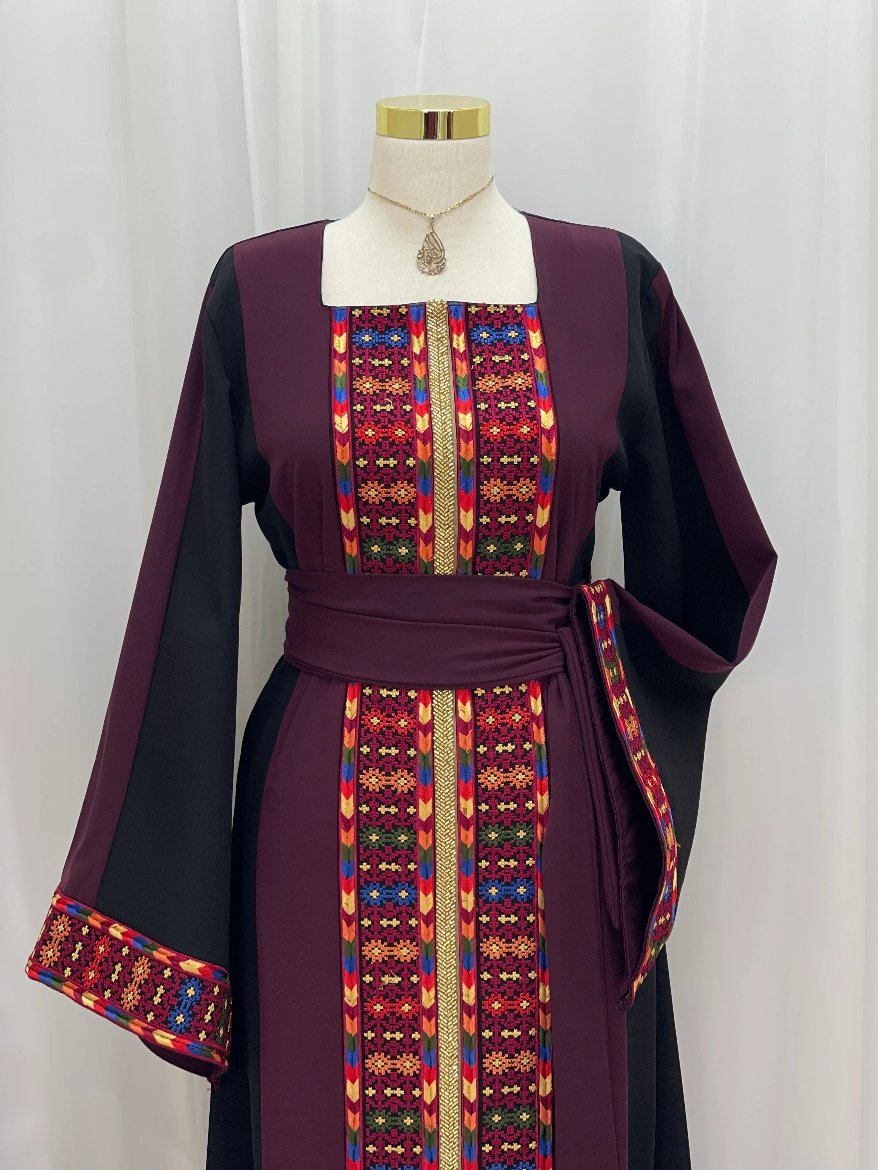 Sella Heritage Elegance Embroidered Thobe