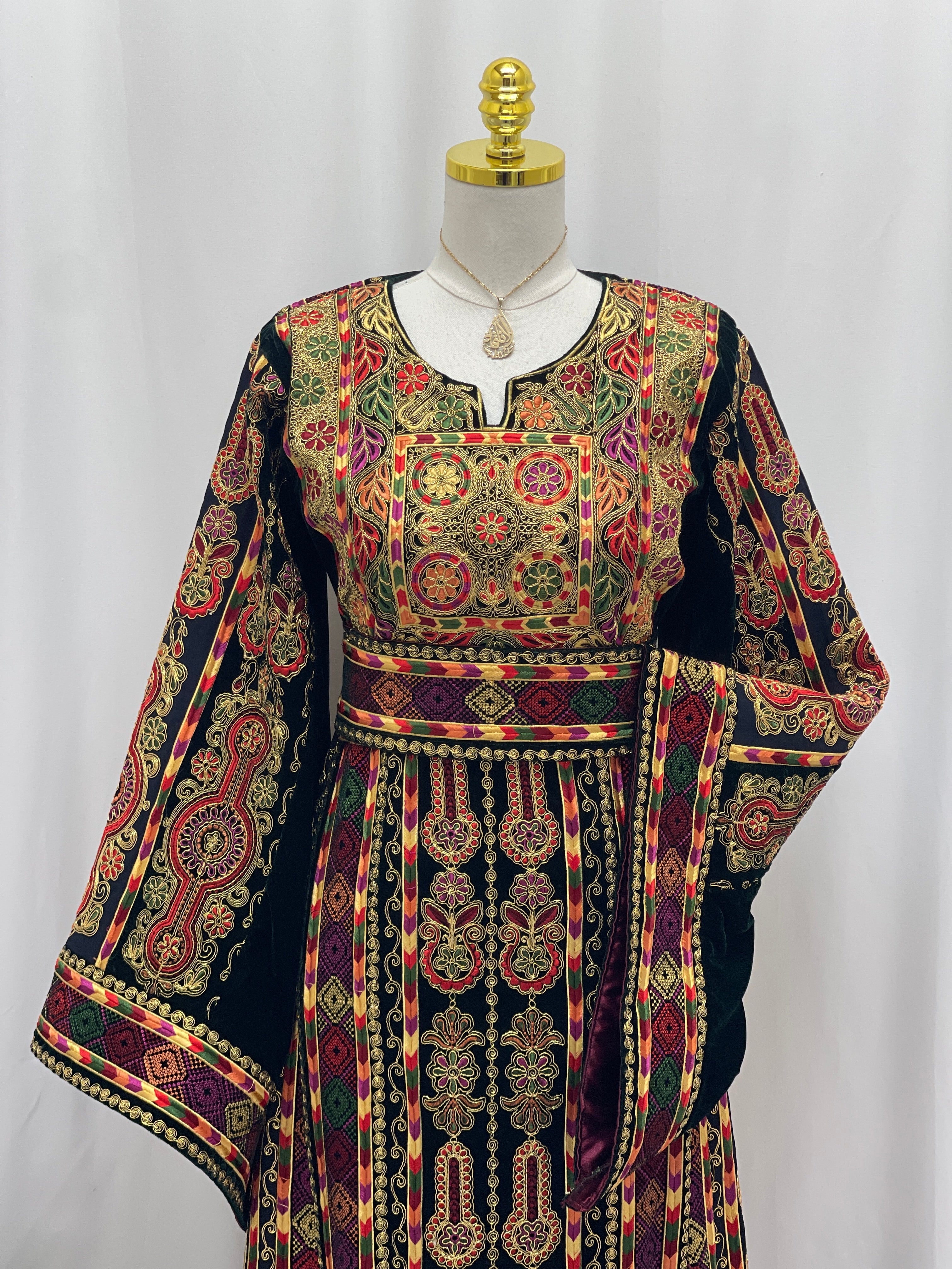 Dark Green Queen Qasab Embroidered Thobe Palestinian Elegance