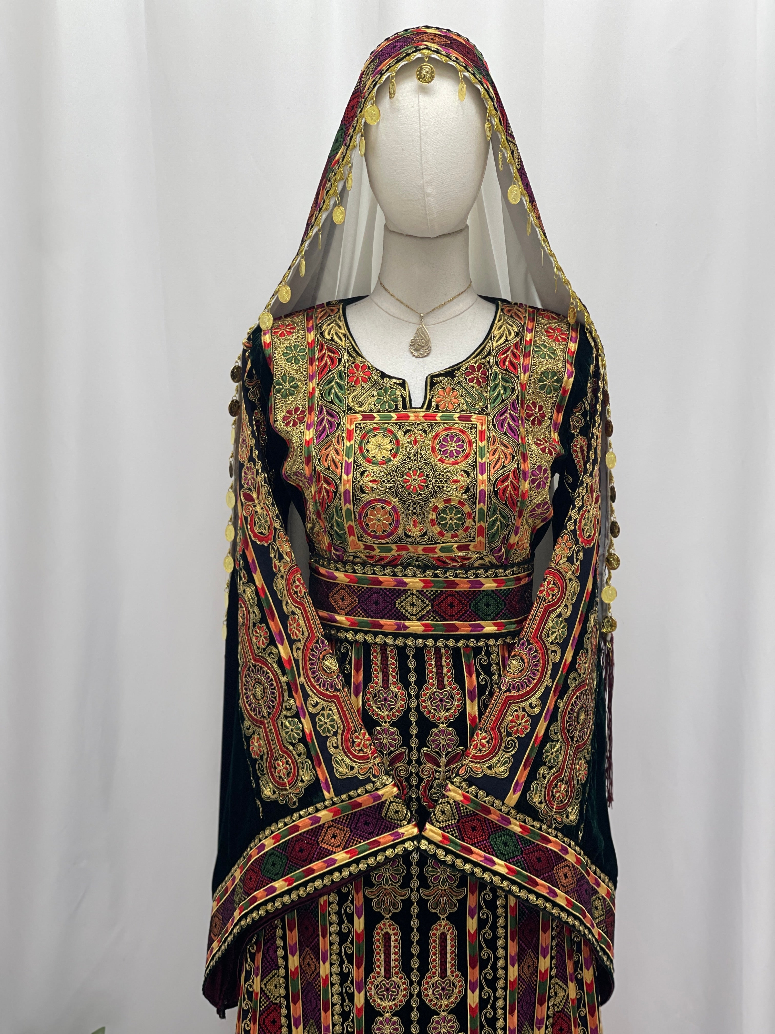 Dark Green Queen Qasab Embroidered Thobe Palestinian Elegance