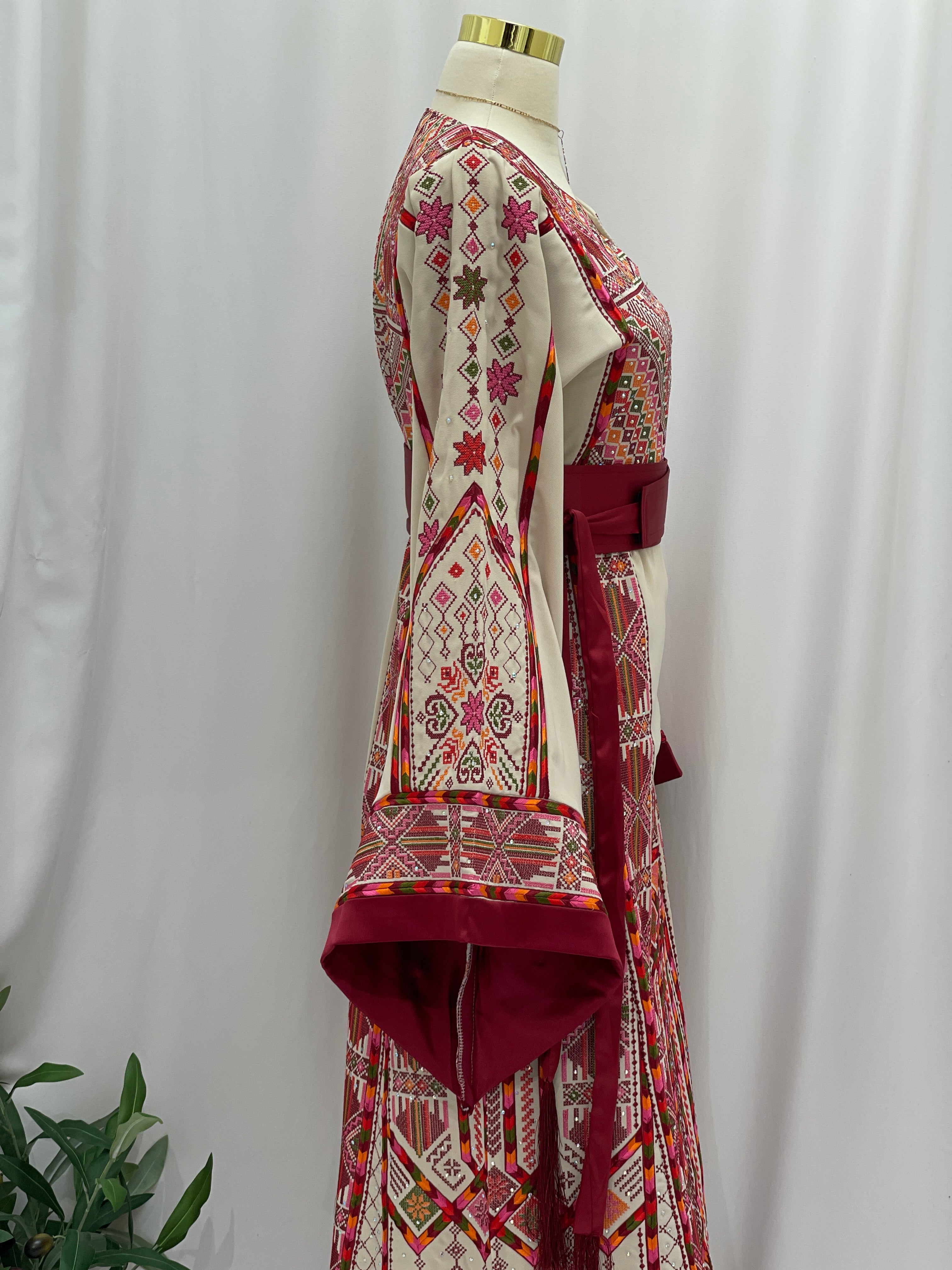 Eliana Embroidered Thobe