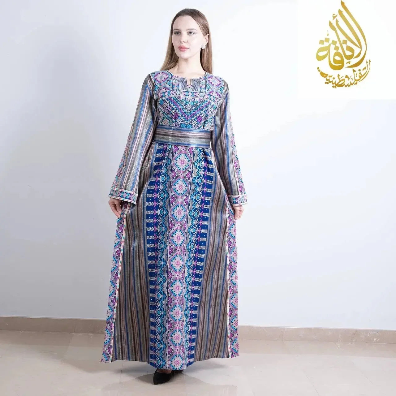 Elegant Embroidered Saya Thoub - Timeless Arabic Fashion Palestinian Elegance