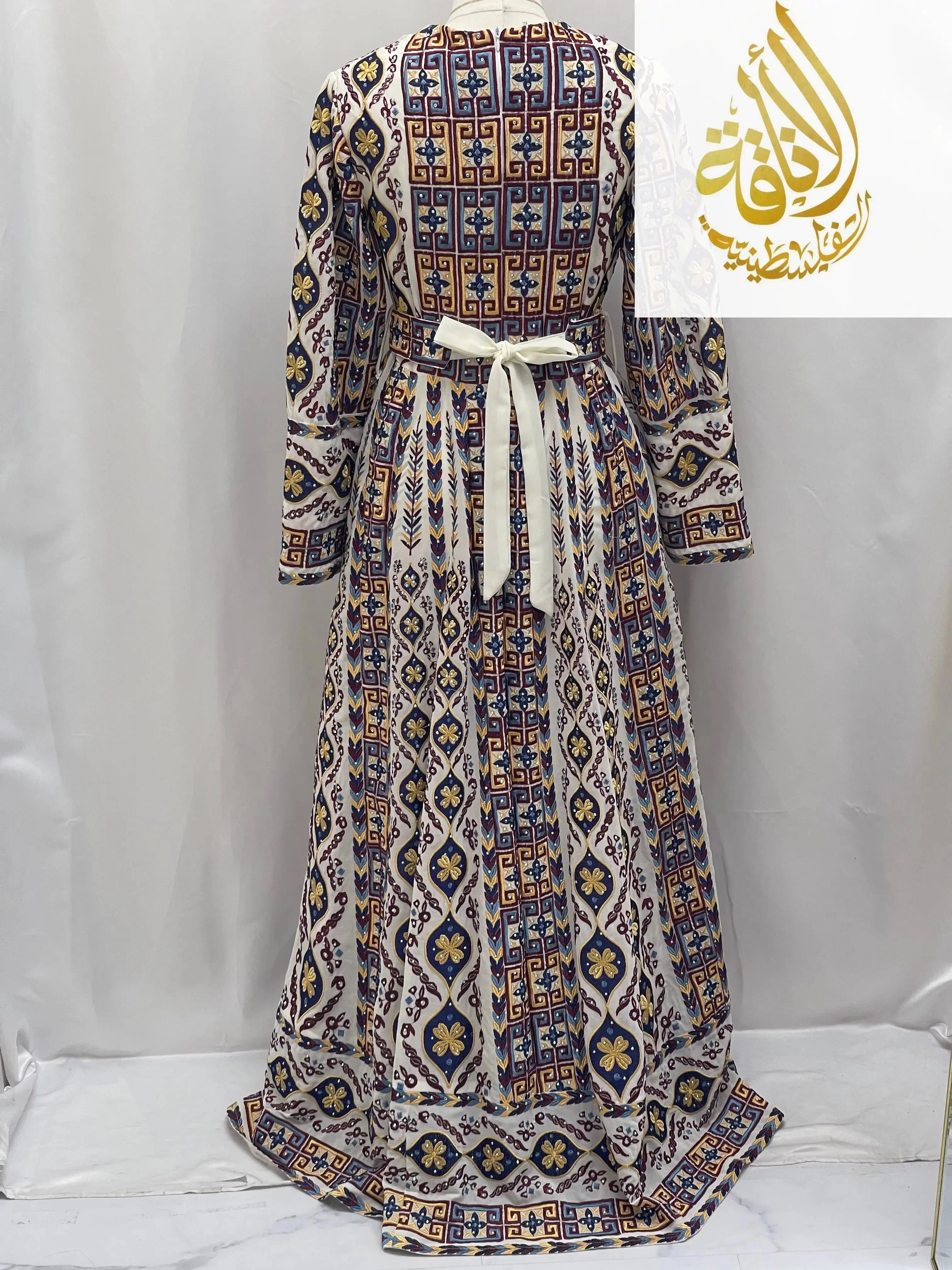 Elegant Palestinian Thoub: A Celebration of Craftsmanship and Culture Palestinian Elegance