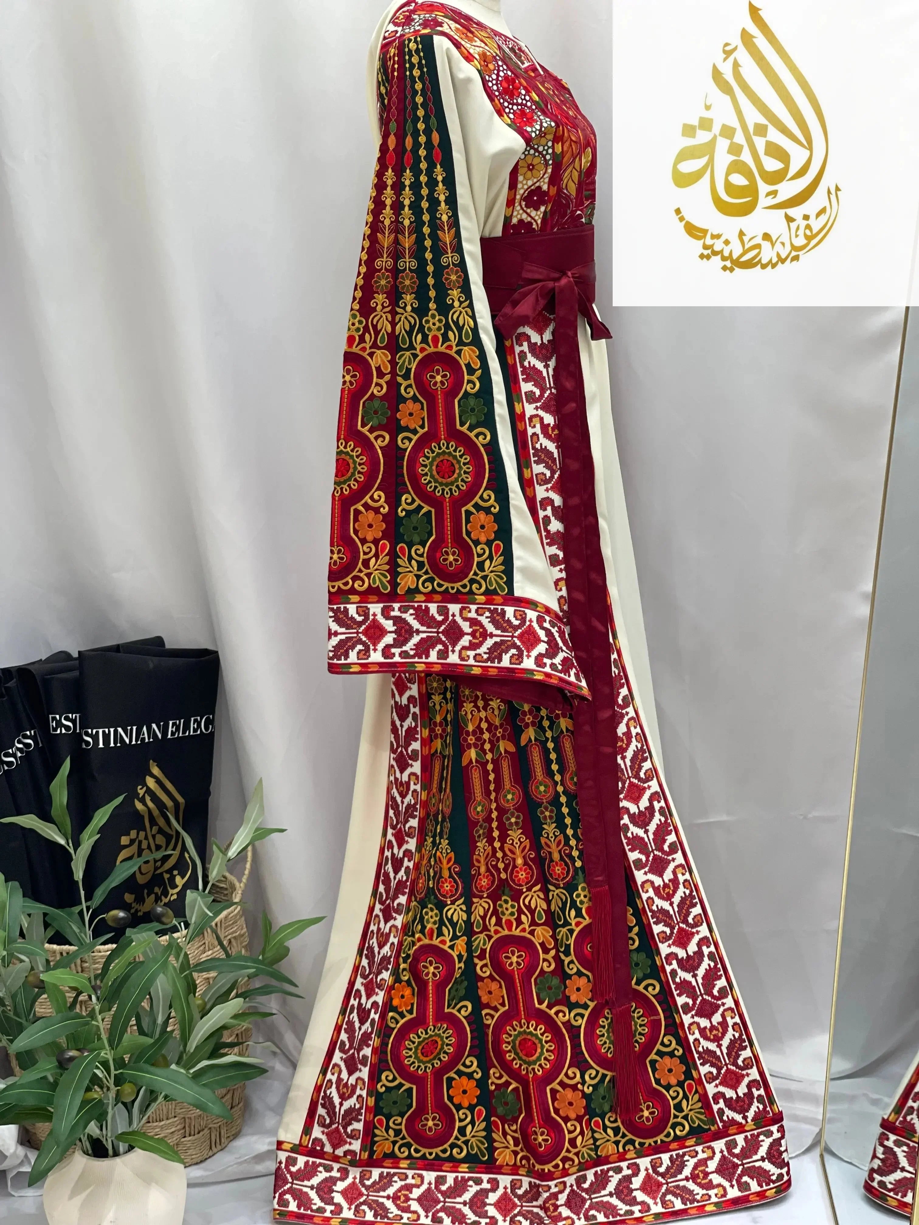 Embroidered Thoub Malaket Alsafa: Timeless Sophistication & Cultural Elegance Palestinian Elegance