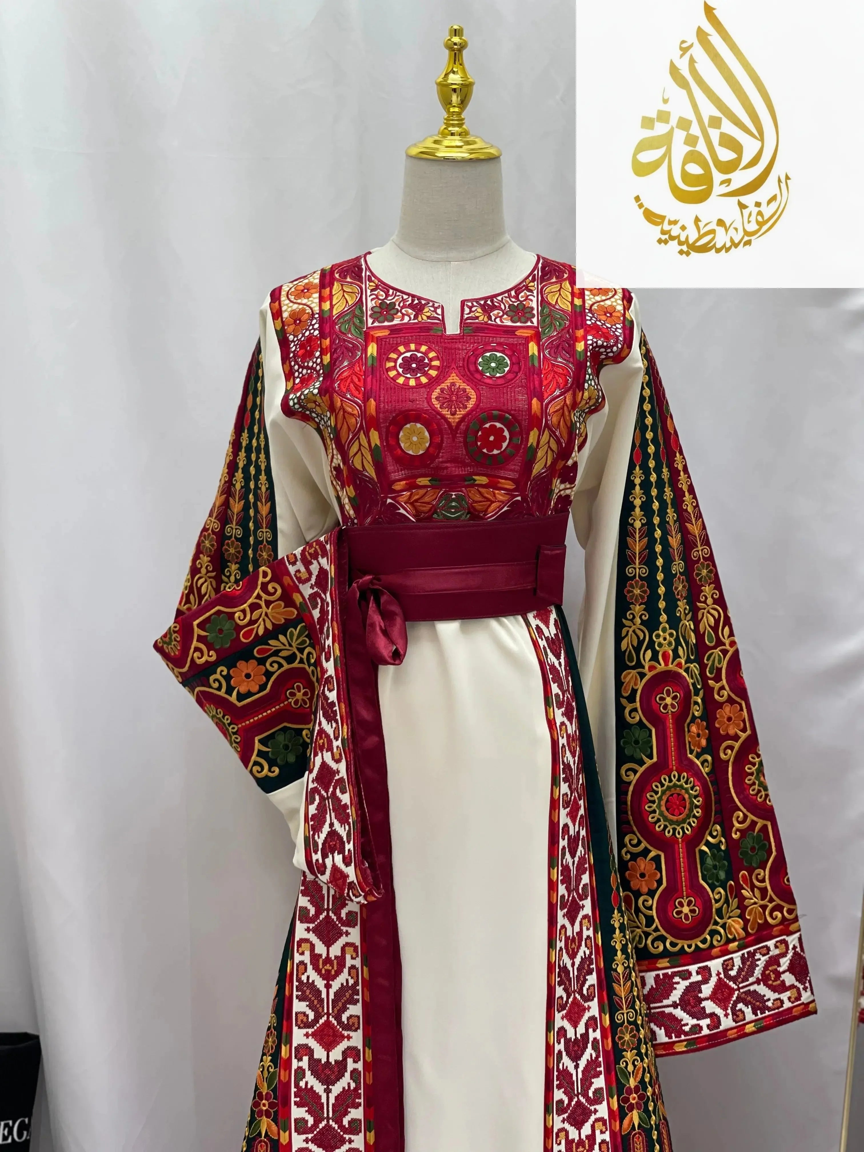 Embroidered Thoub Malaket Alsafa: Timeless Sophistication & Cultural Elegance Palestinian Elegance